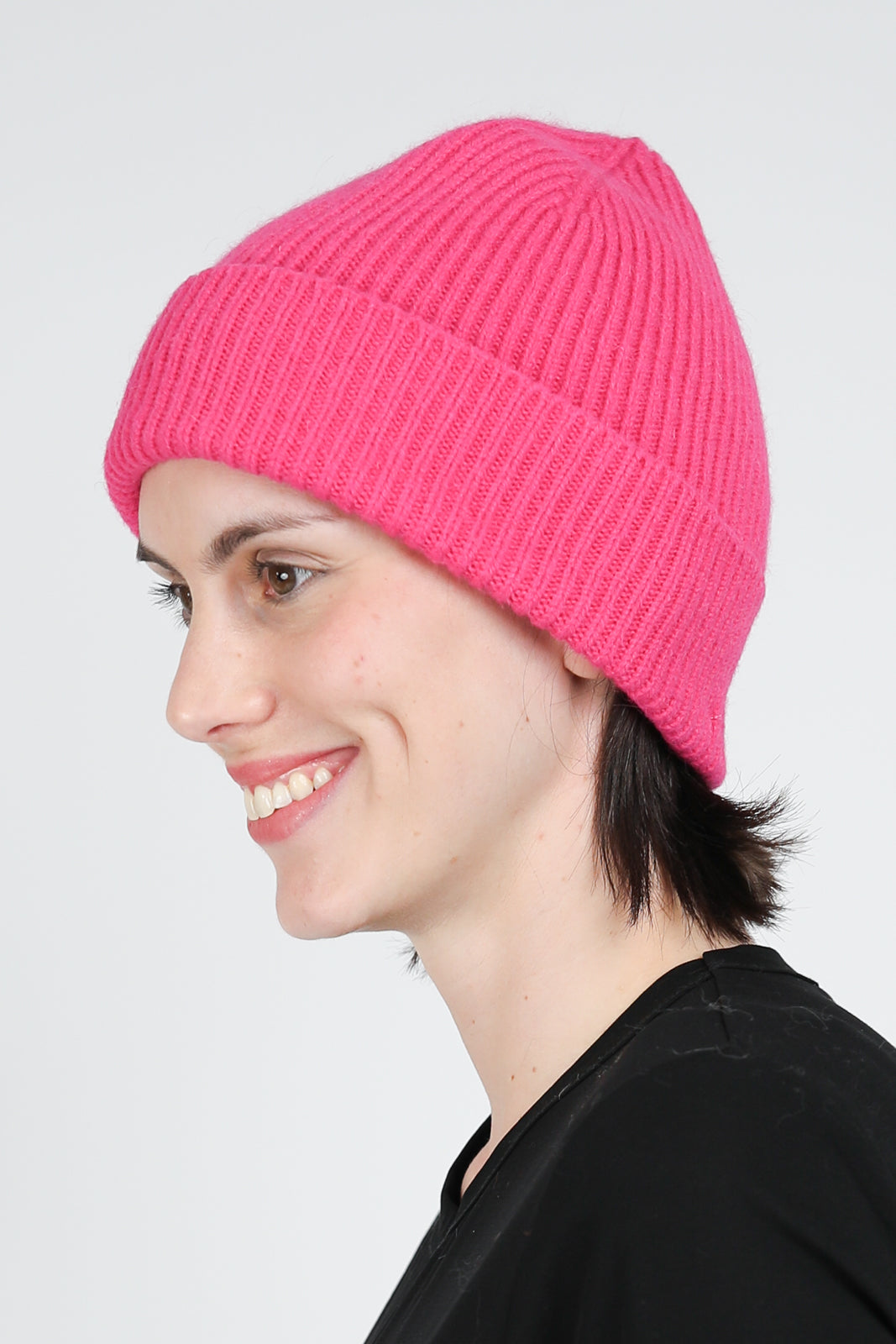 Knitted beanie in Lipstick