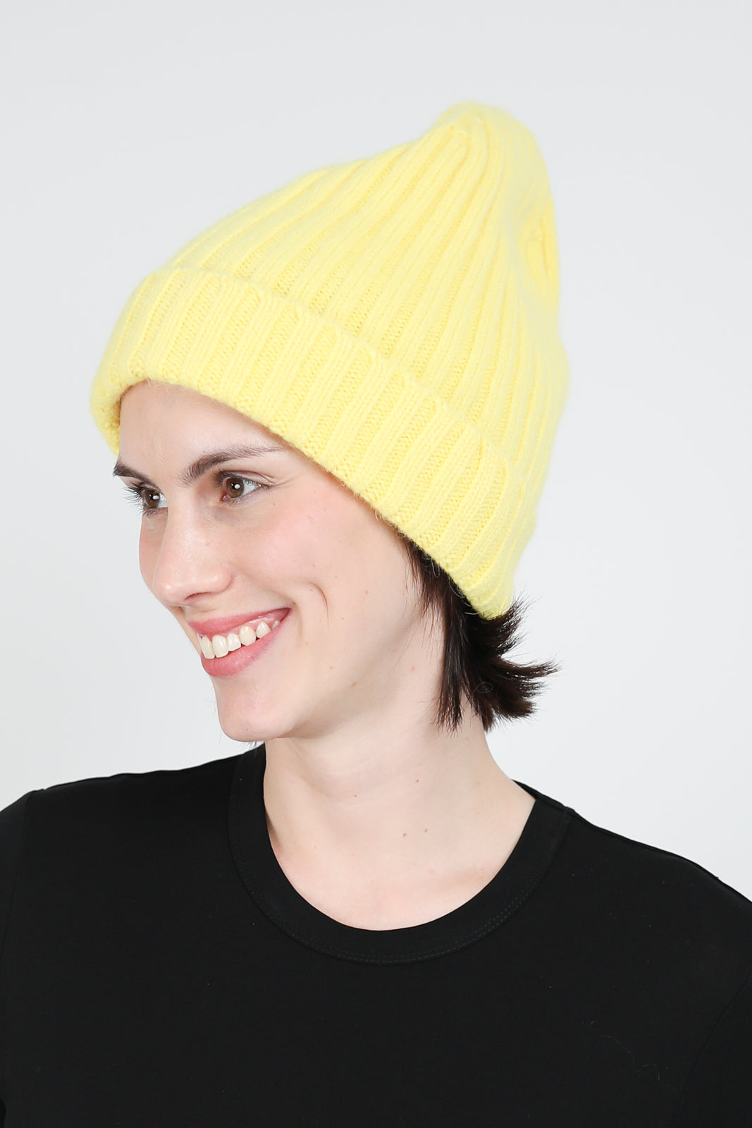 Le Grand knitted hat in acid yellow