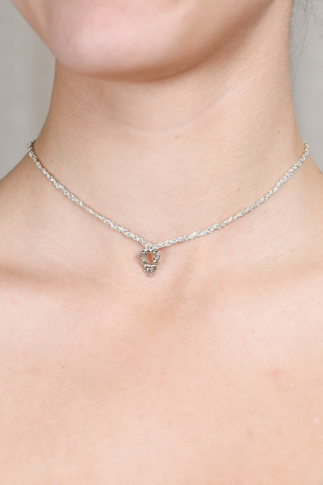 Necklace N° 846 in gold/grey