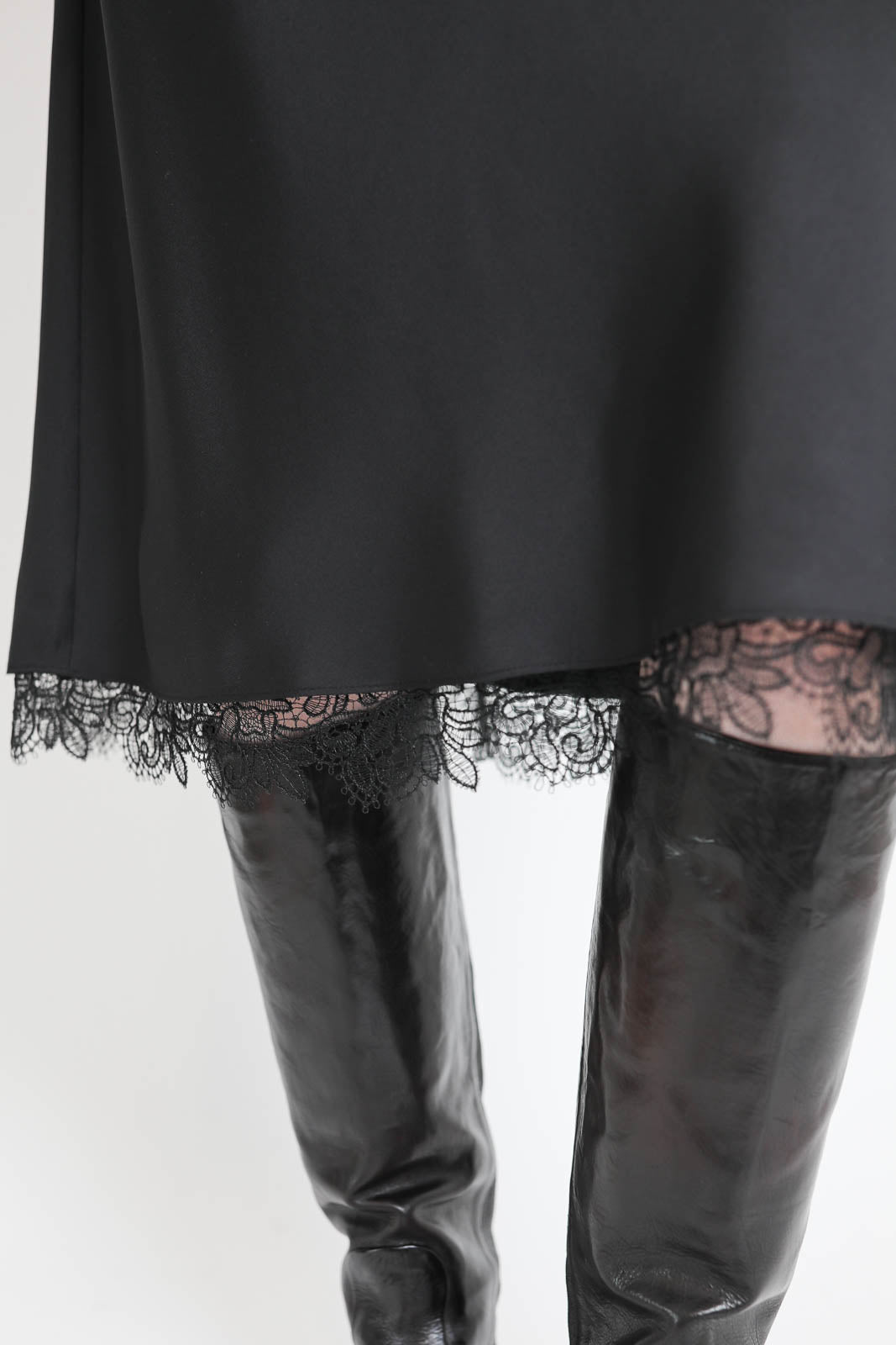 Róhe, Skirt Lace-Trimmed in black