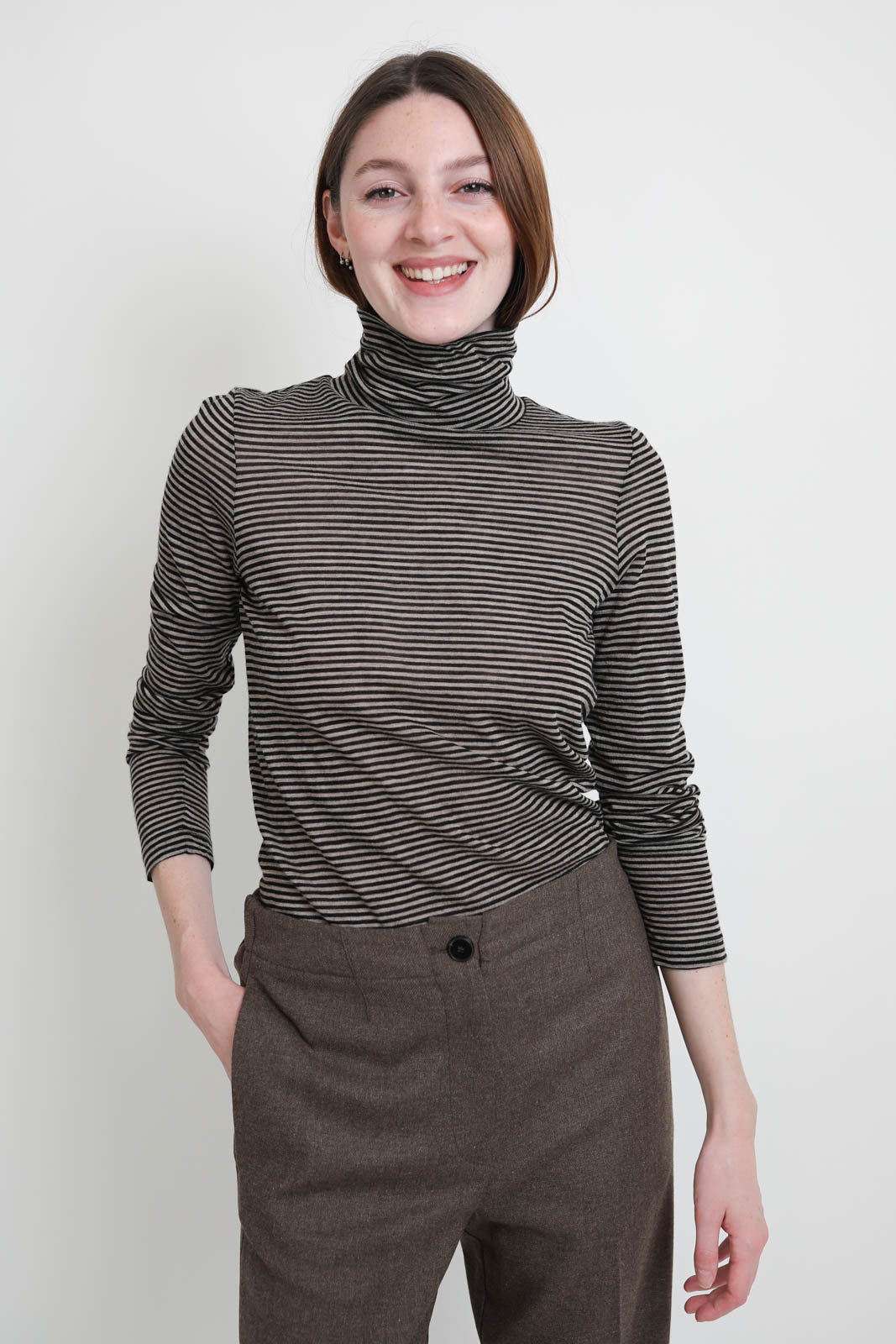 Pomandère, long-sleeved wool shirt in Dove Grey