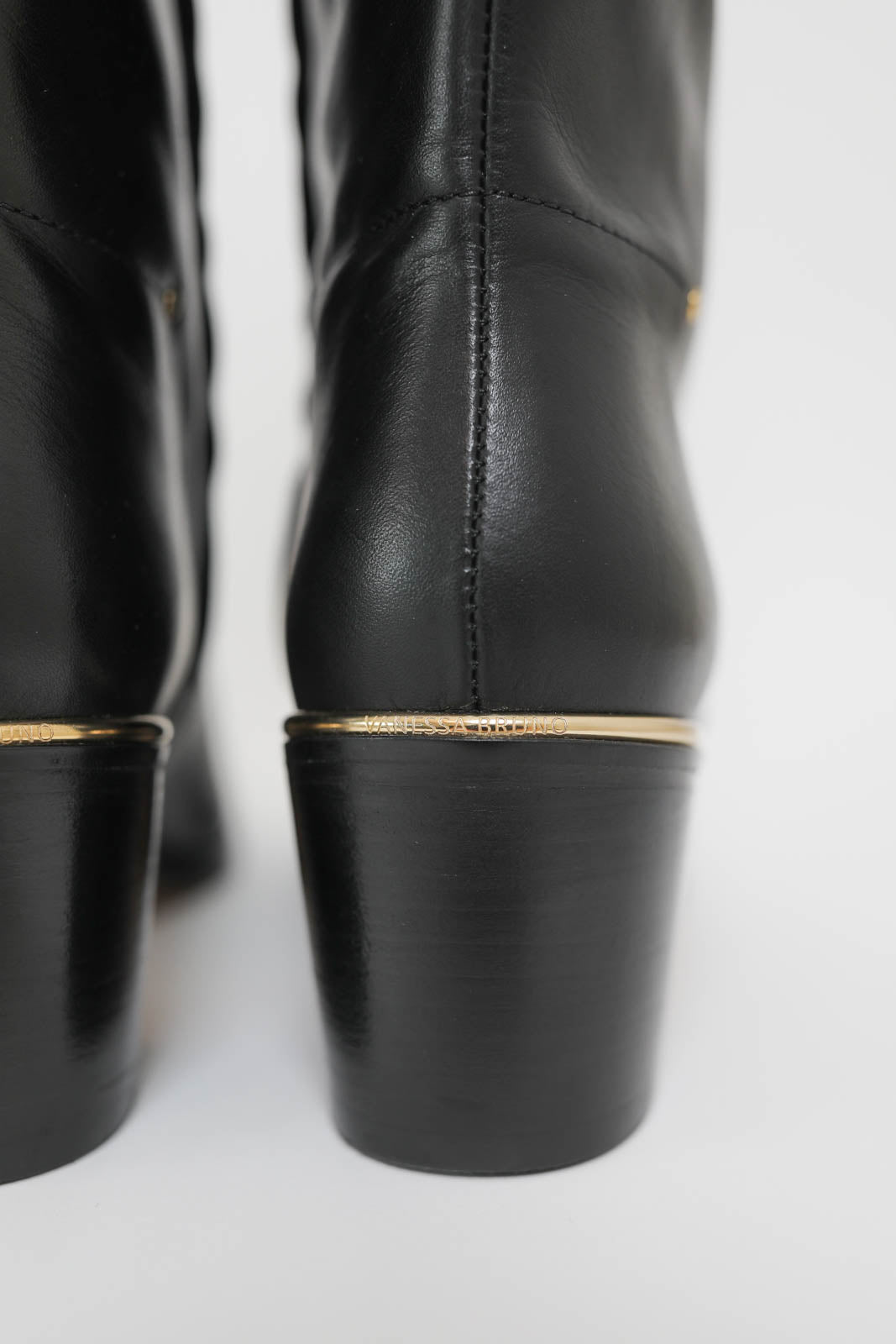 Vanessa Bruno, leather boots in black