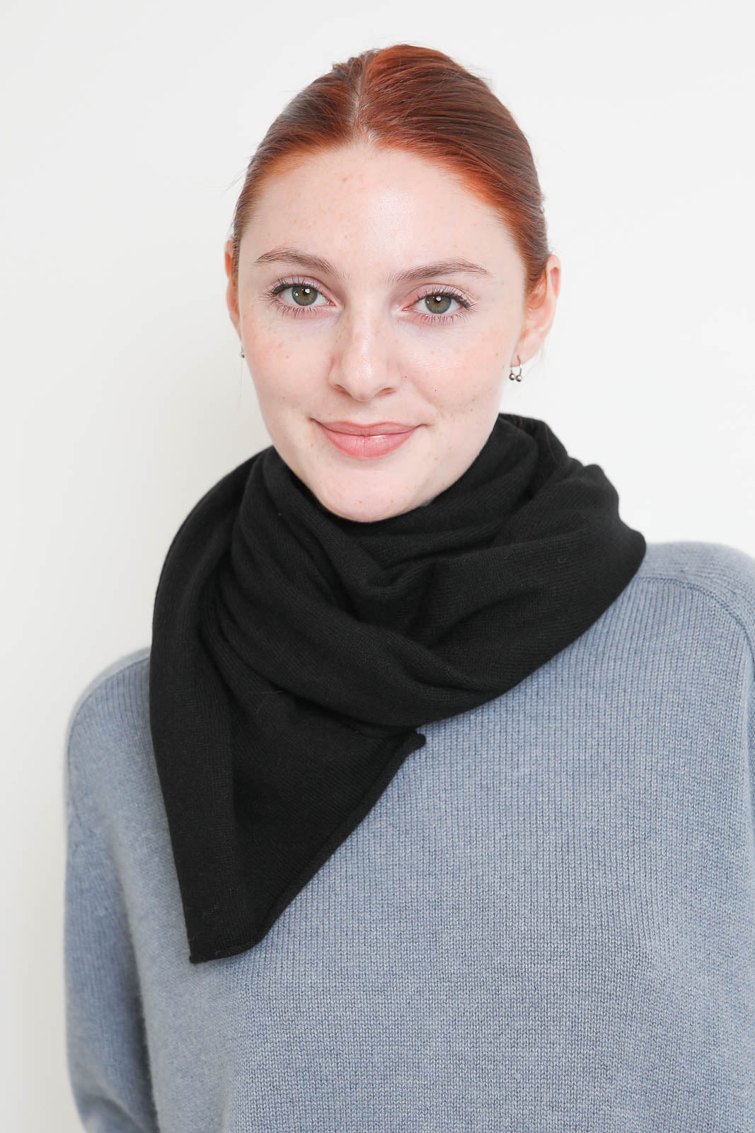 Soft Goat, Knitted scarf in black