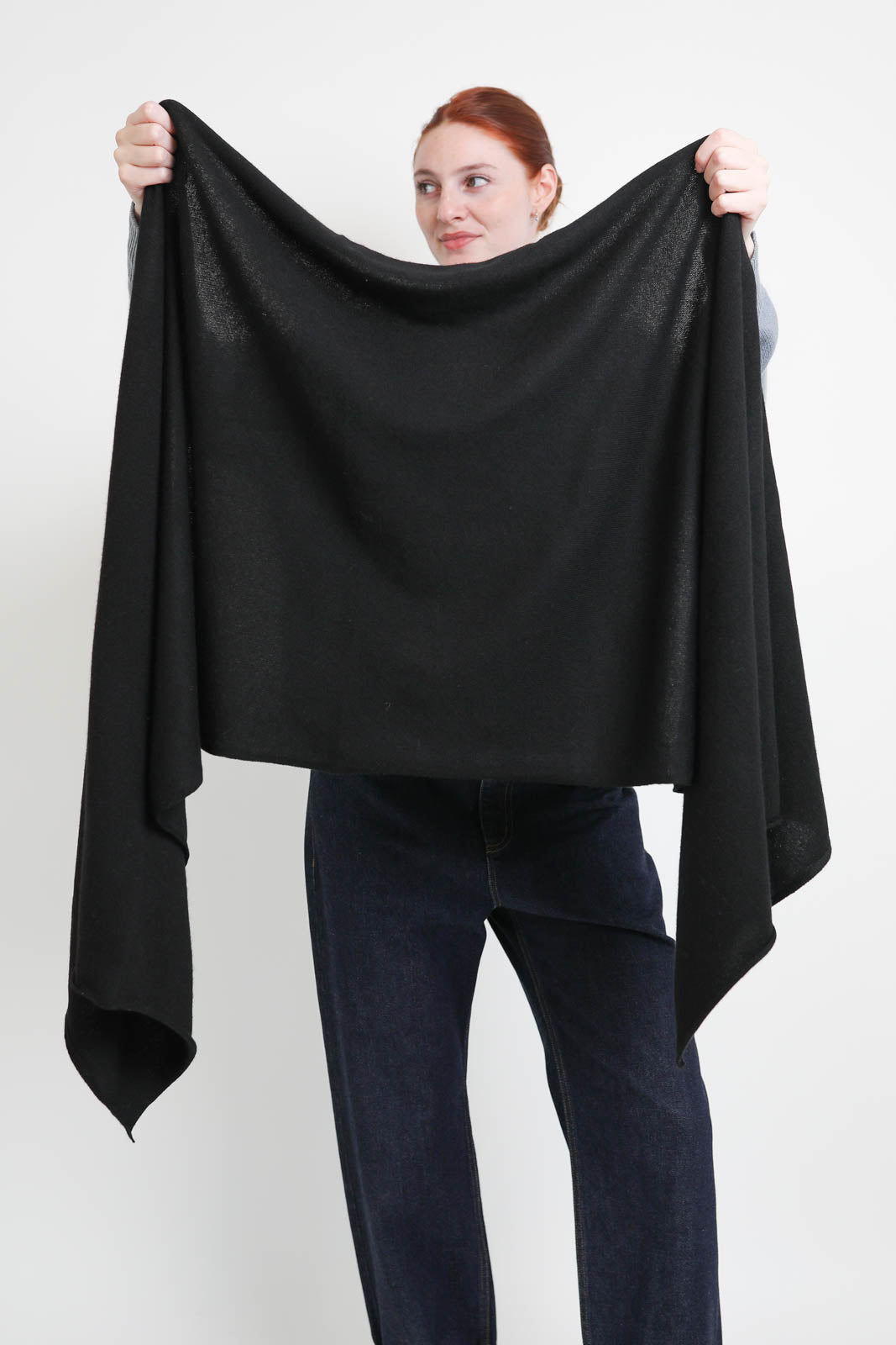 Soft Goat, Knitted scarf in black