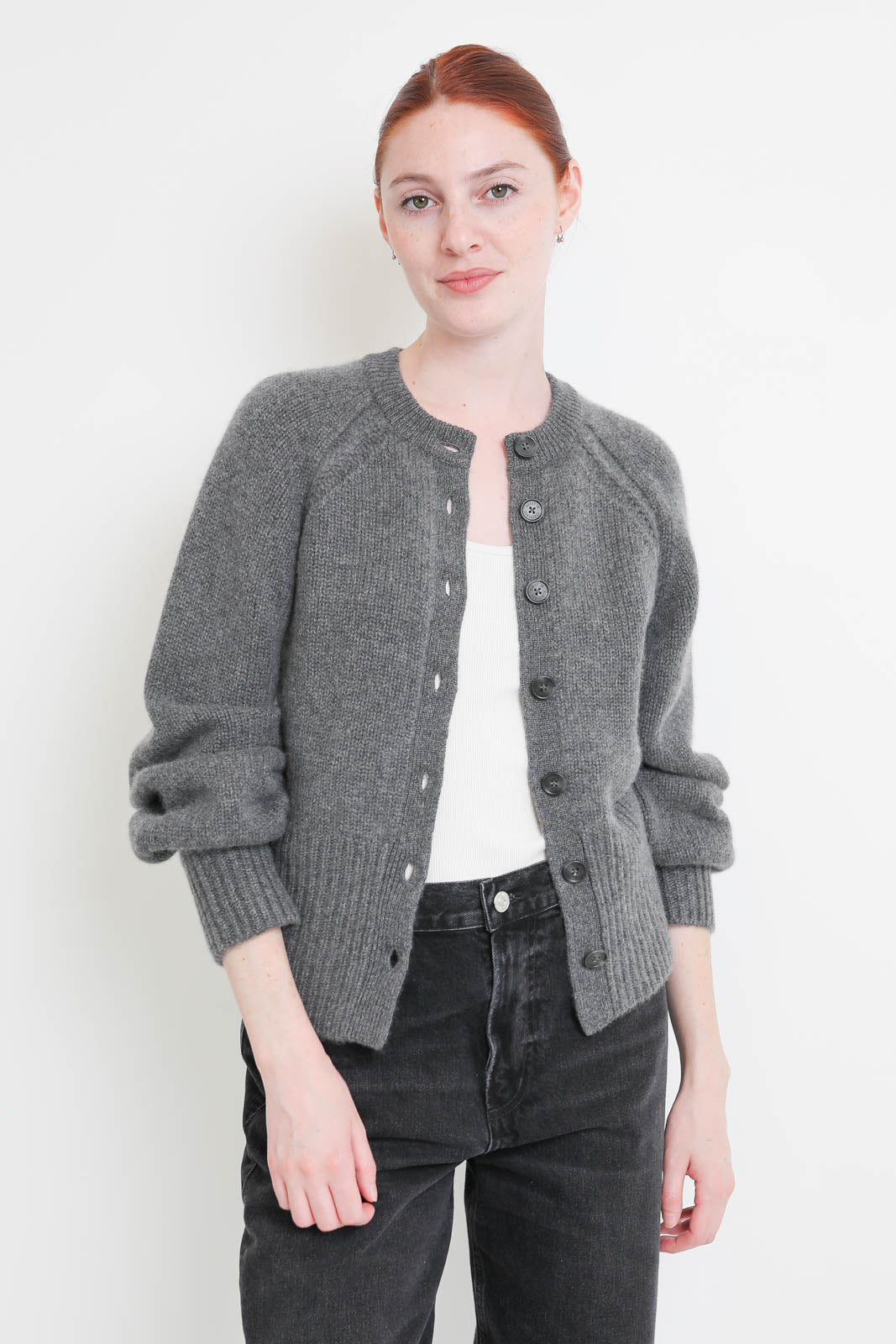 Guest in Residence, Cardigan Sculpted in Antracite