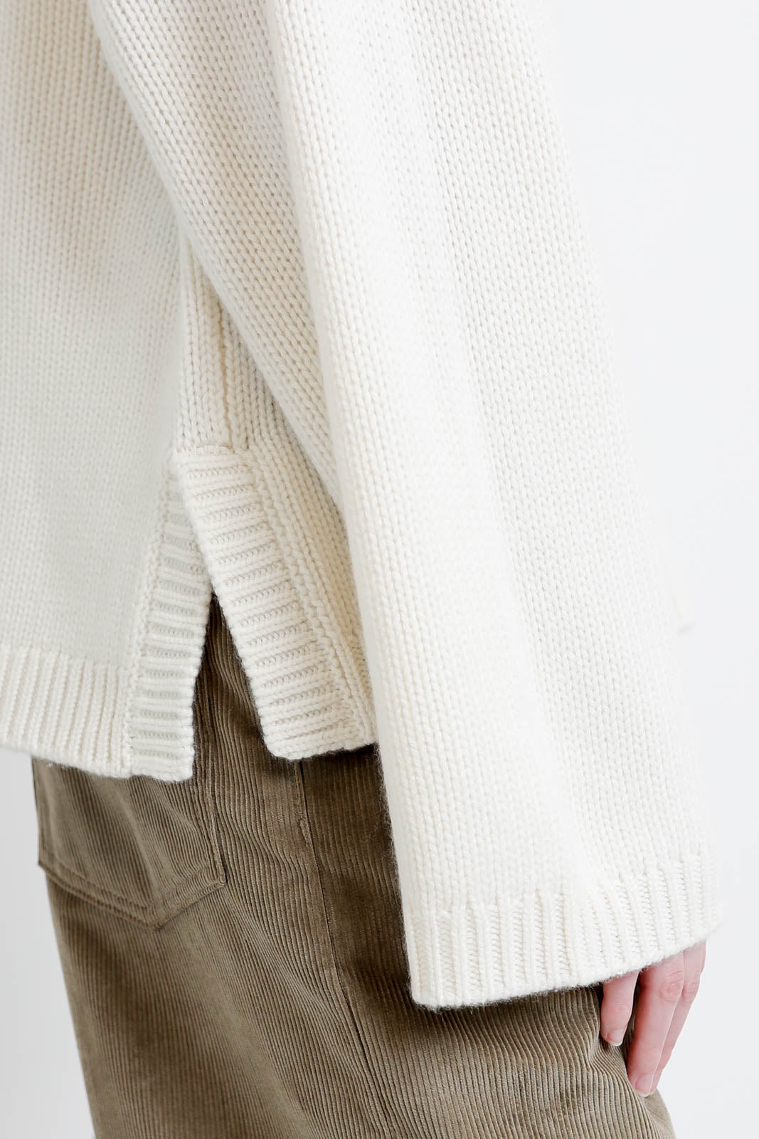 Soft Goat, Sweater Chunky Crewneck in Feather White
