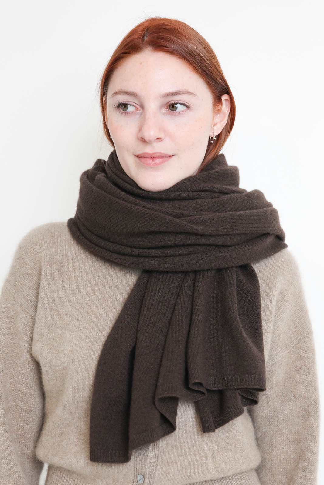 Almada, scarf Meja in Chocolate