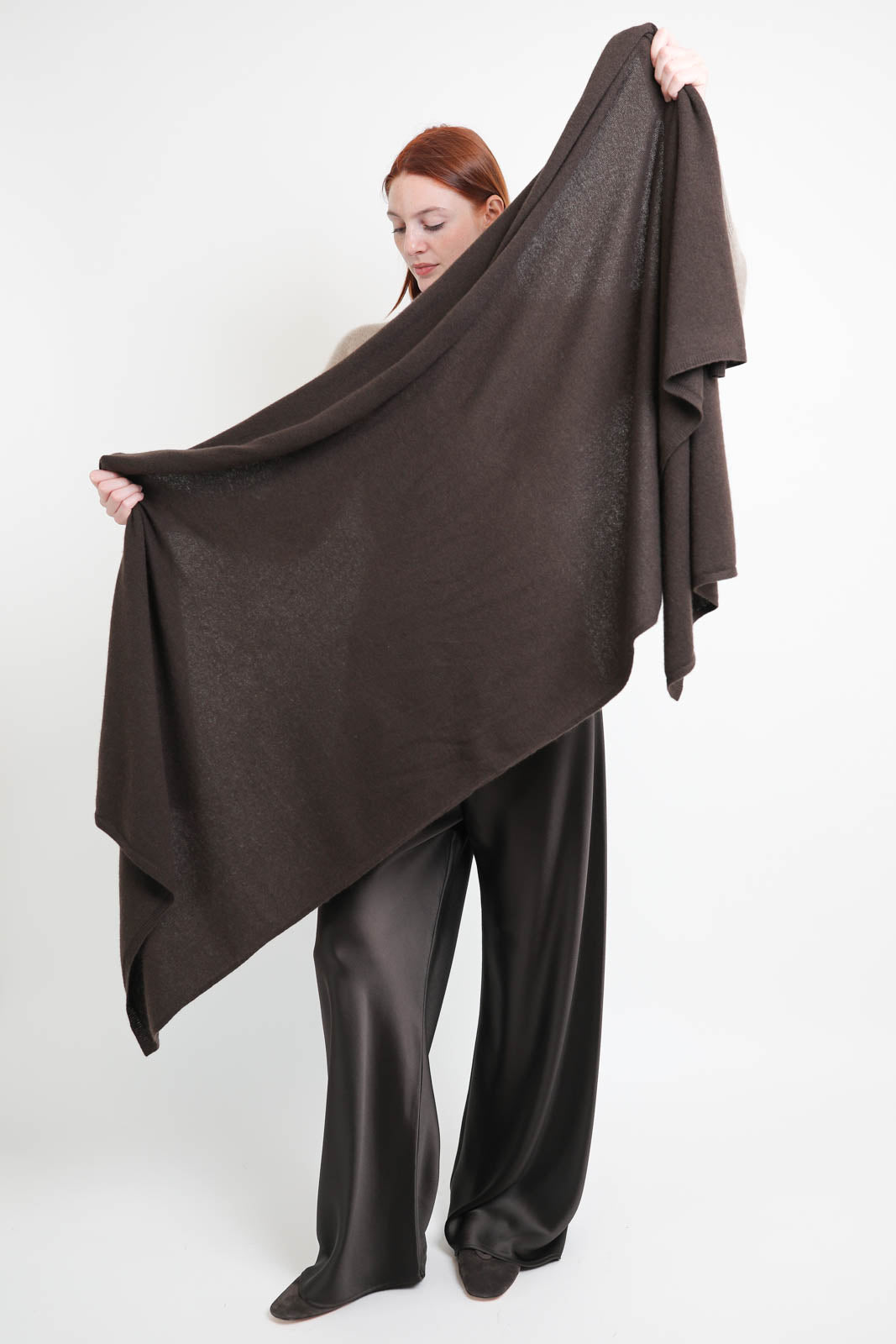 Almada, scarf Meja in Chocolate