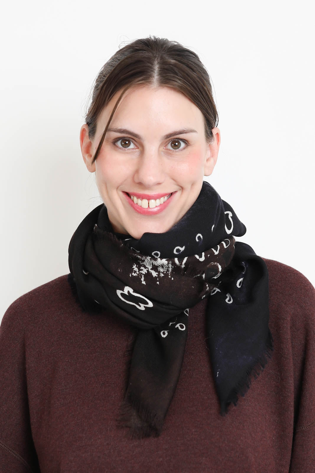 Destin, Jil Quadra Diagonal scarf in navy