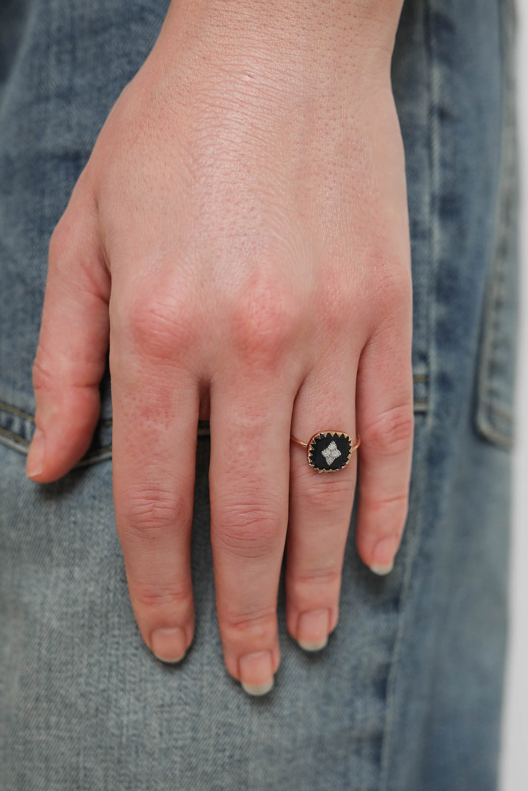 Pascale Monvoisin, Pierrot ring in black