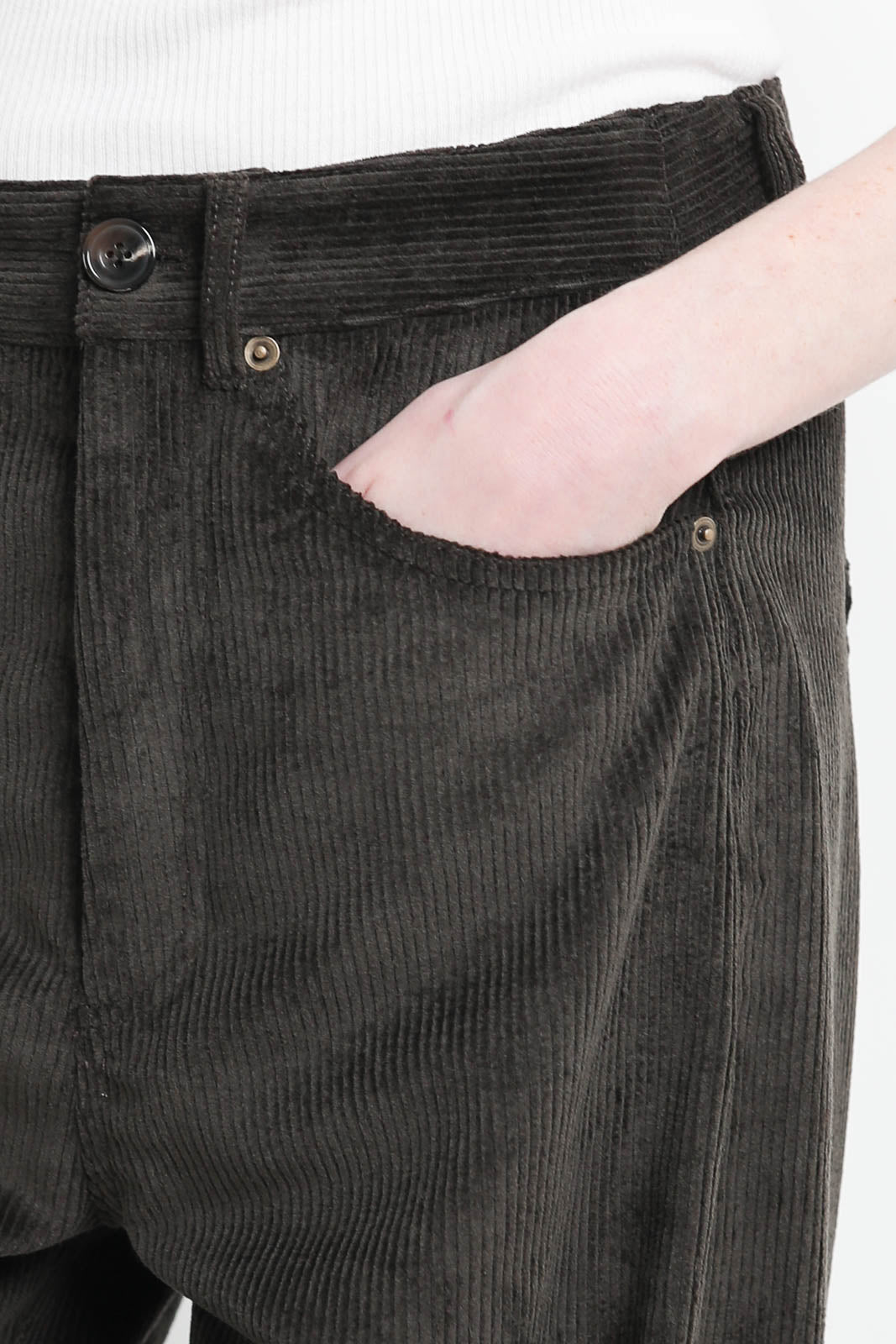 Soeur, pants Gunther in plain