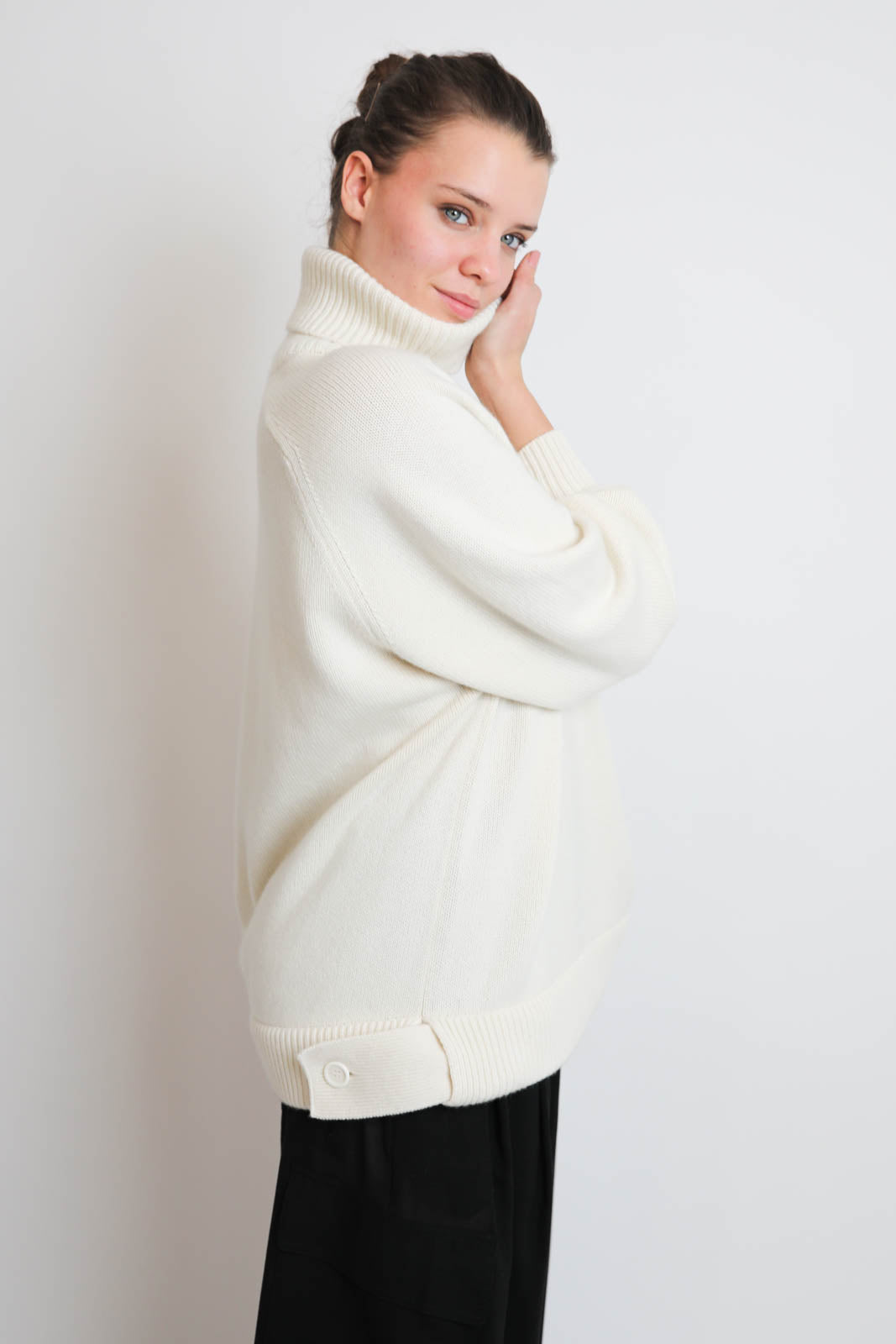 Tibi, Cashmere TNeck Oversized Sweater in Ivory