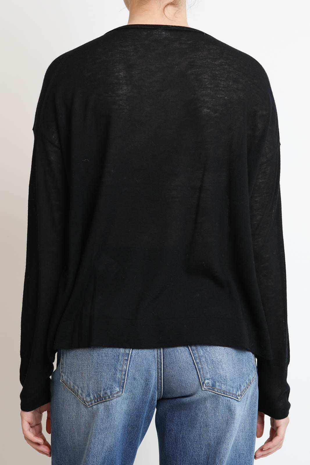 C. T. Plage, V-neck longsleeve pullover in black