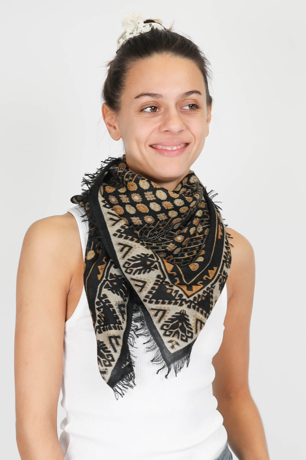 Alecia scarf in faded black