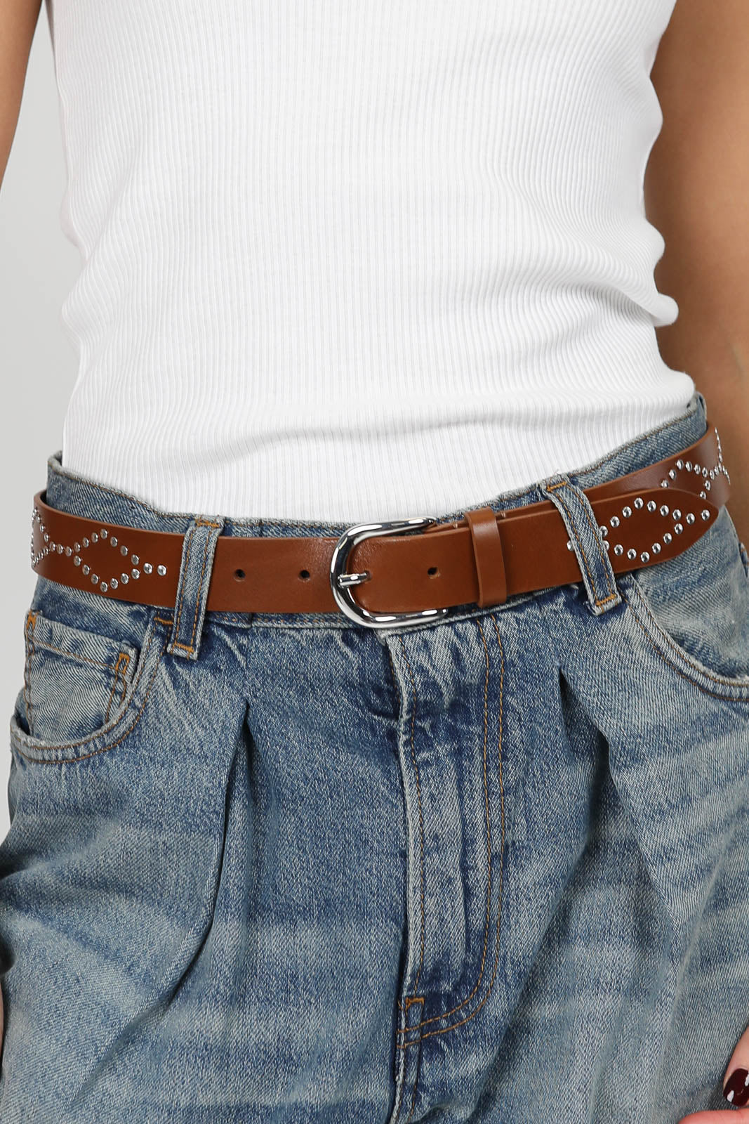 Liliana belt in cognac/silver