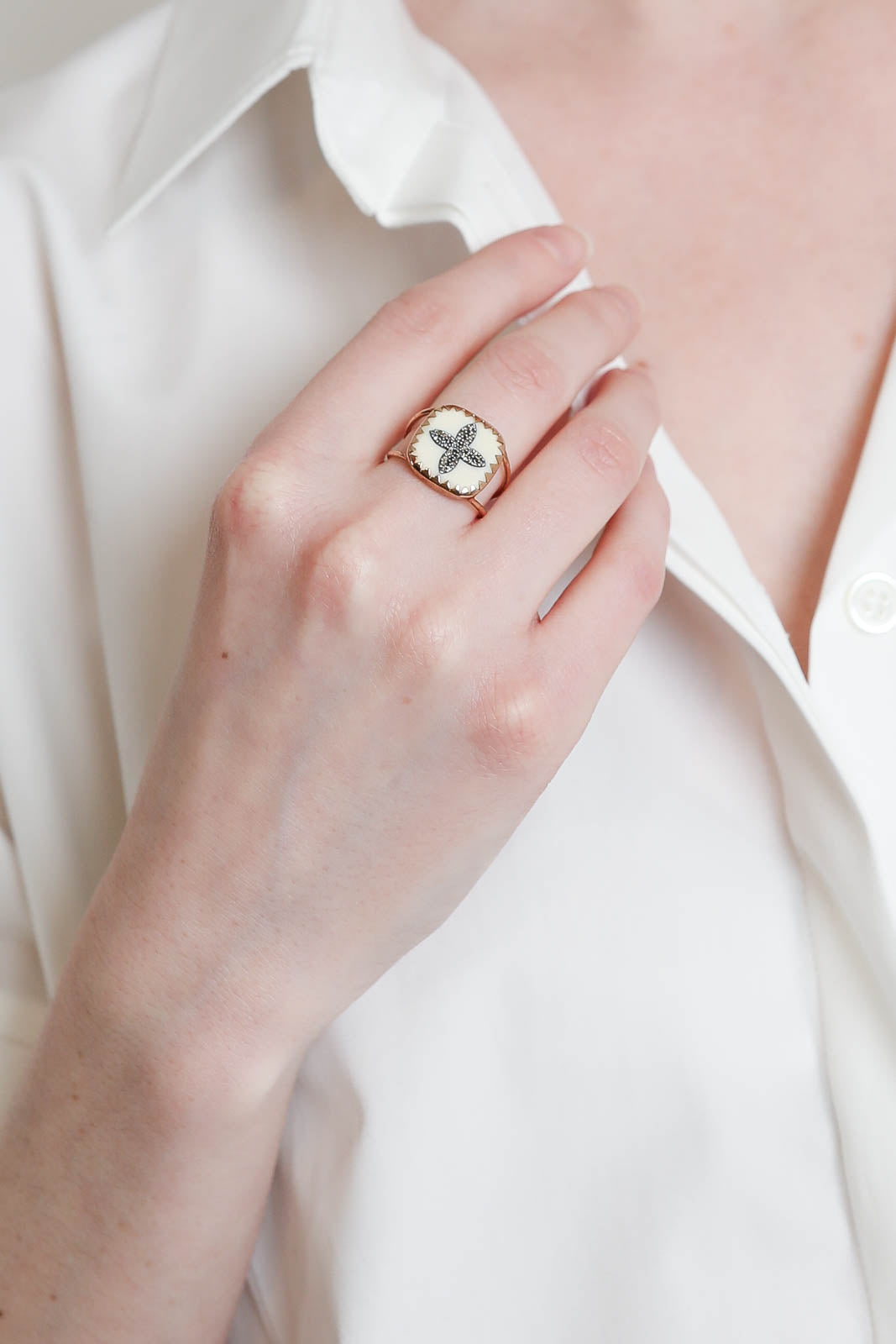 Pascale Monvoisin, Ring Bowie No. 2 in Blanc Diamant