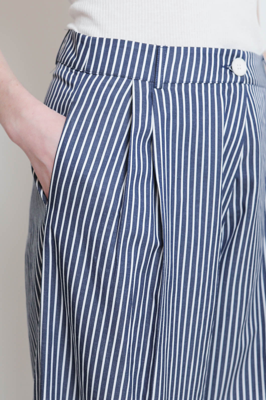 Atelier 1985, Marlene pants in blue/white