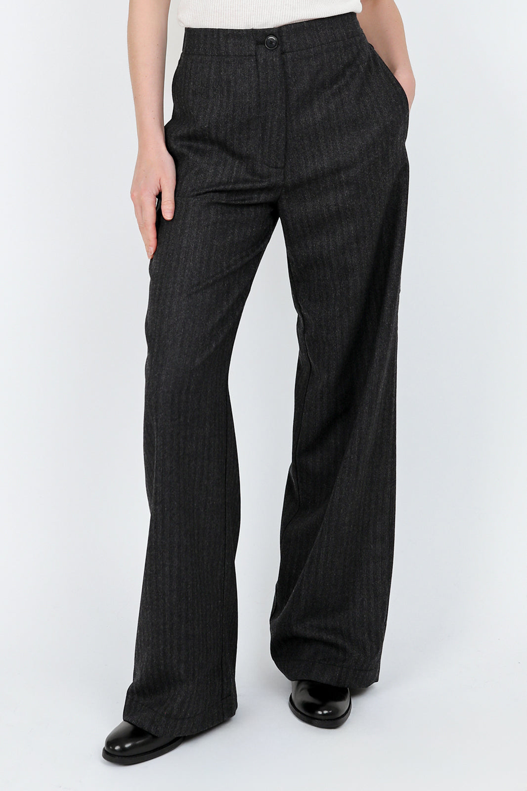 Pants with stripes in anthracite