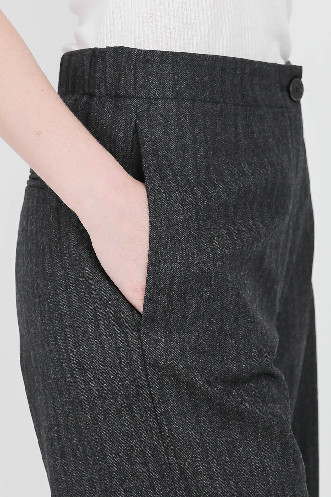 Pants with stripes in anthracite