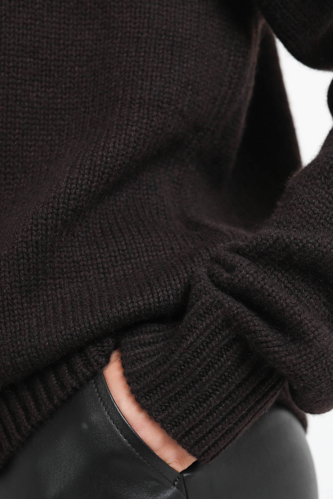 Lisa Yang, Anine sweater in Dark Oak