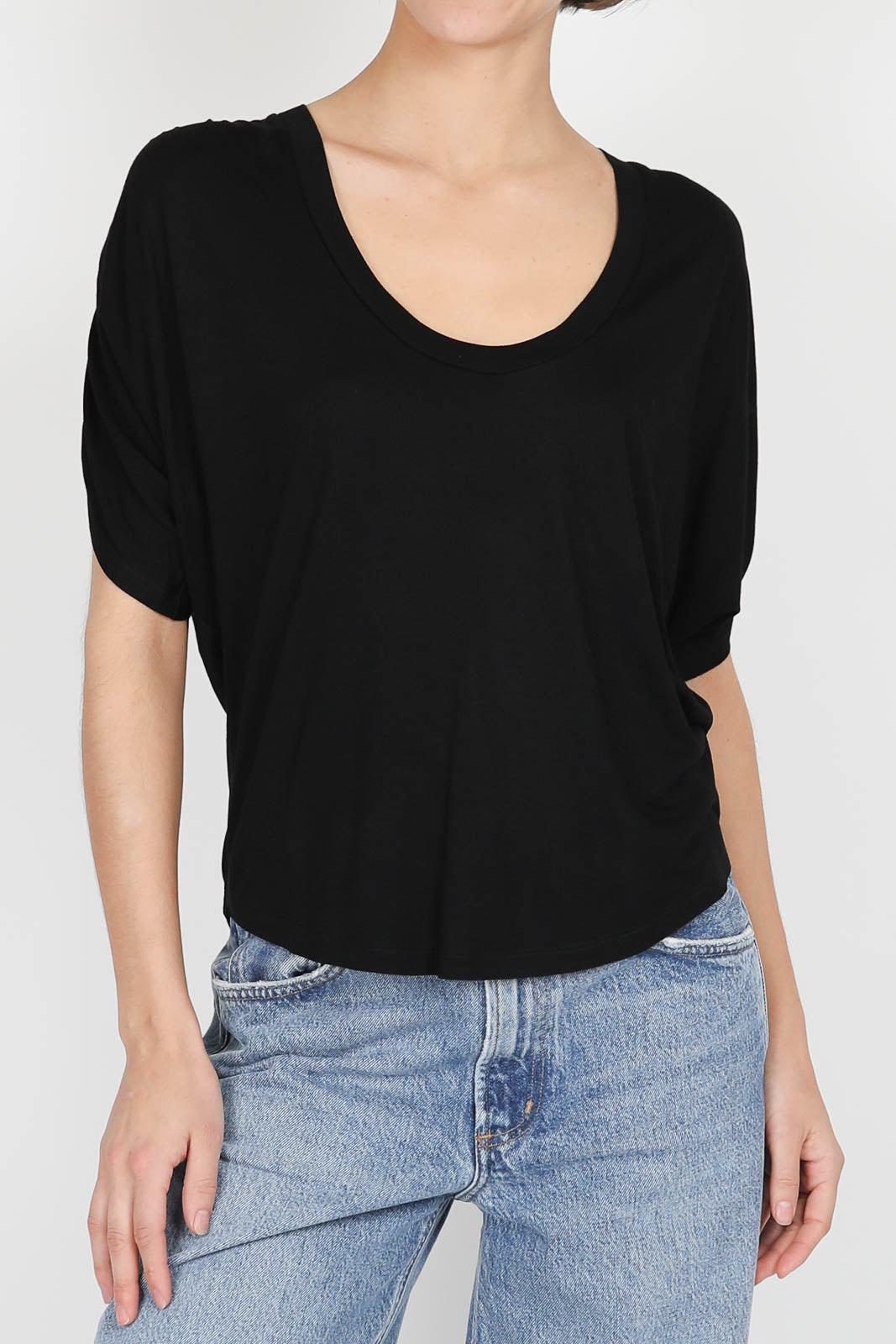 Emmanuela T-shirt in black