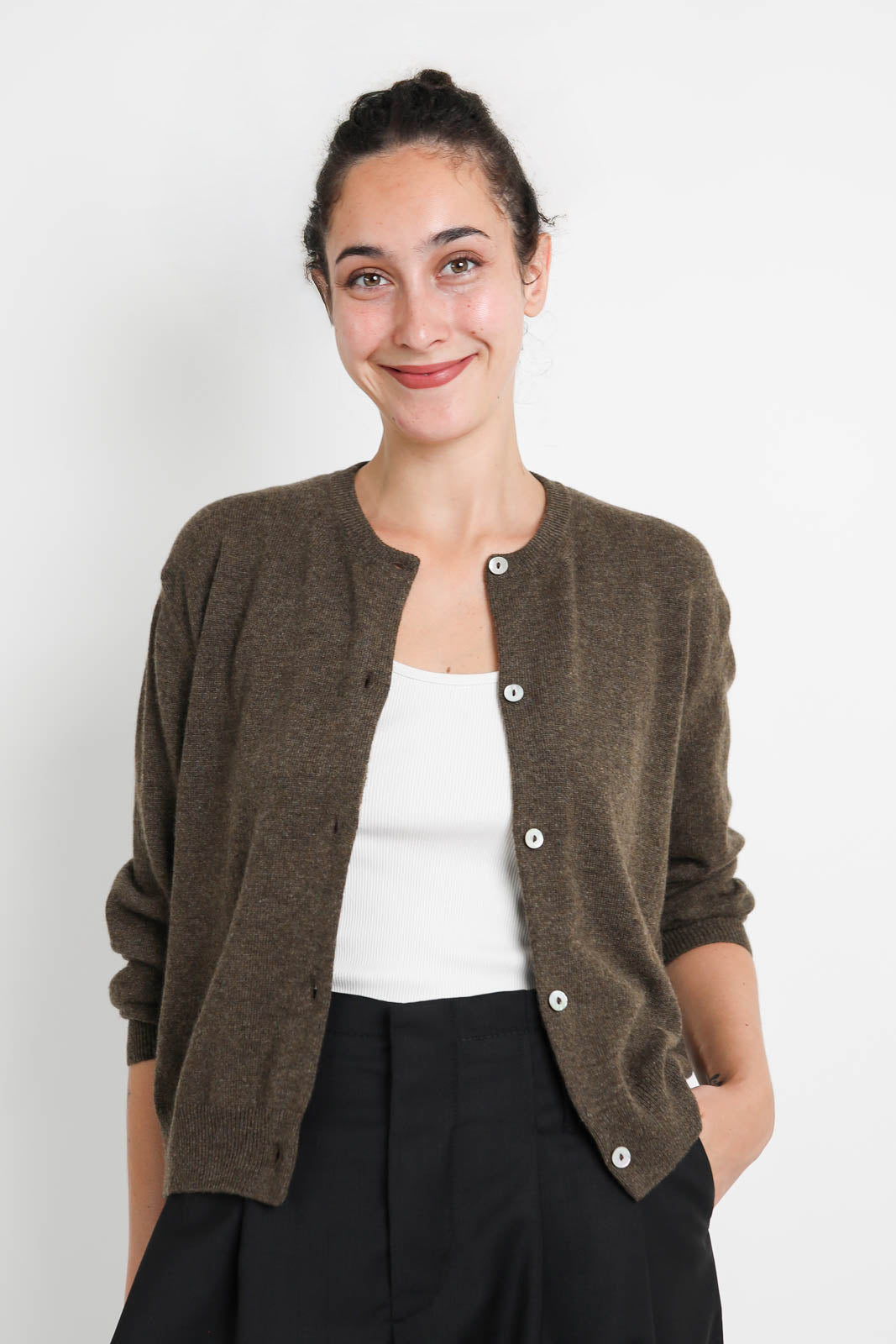 Nackiyé, Cardigan Sea Shell in Chestnut