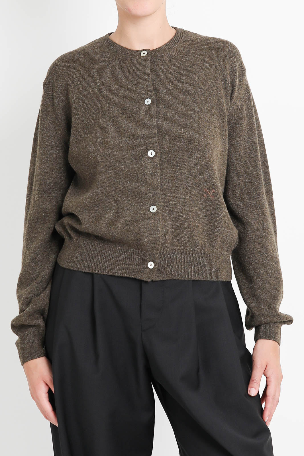Nackiyé, Cardigan Sea Shell in Chestnut
