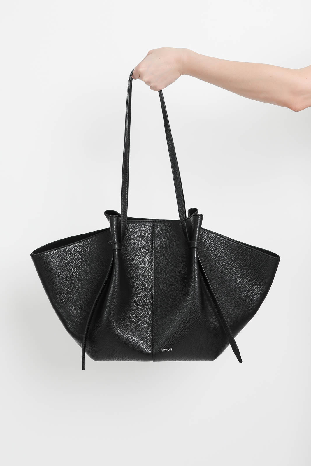 Yuzefi, Bag Large Mochi in black