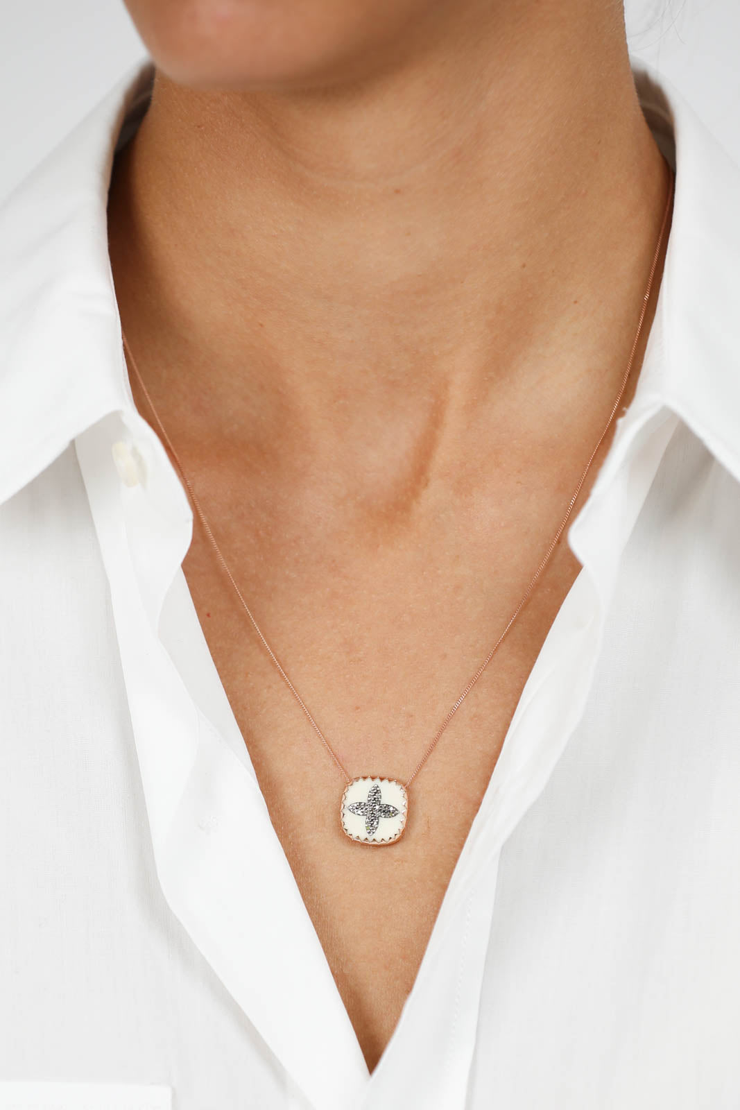 Bowie necklace in blanc diamond