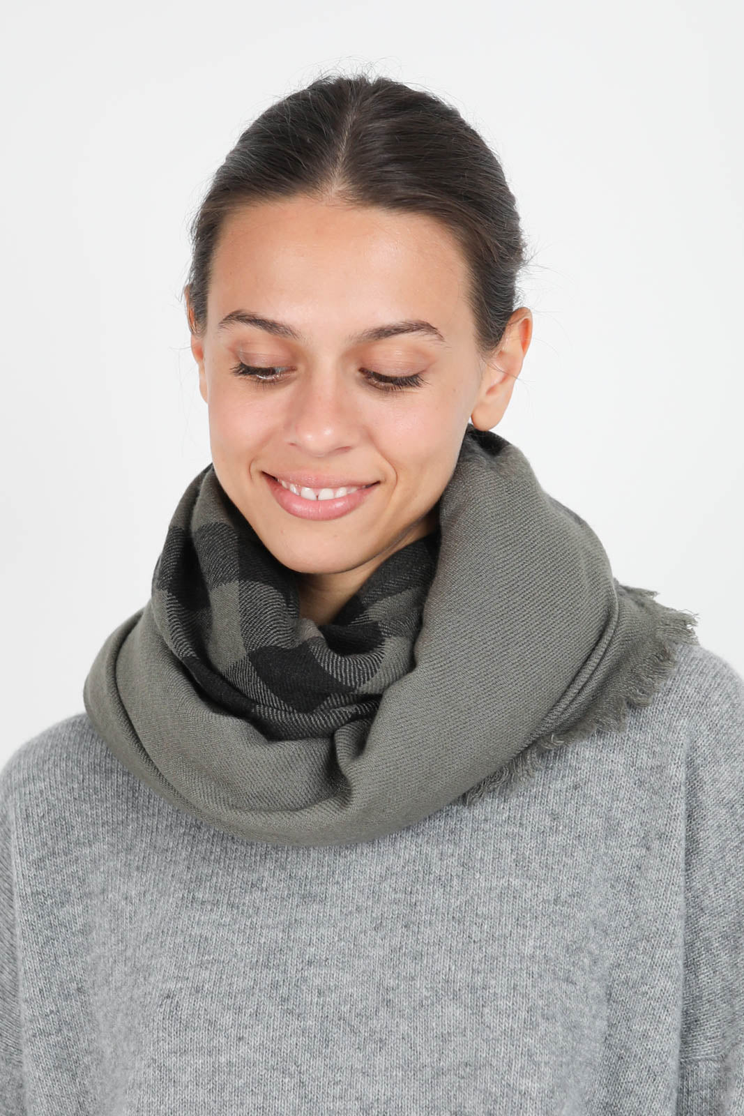 Labra Duo scarf in eucalyptus