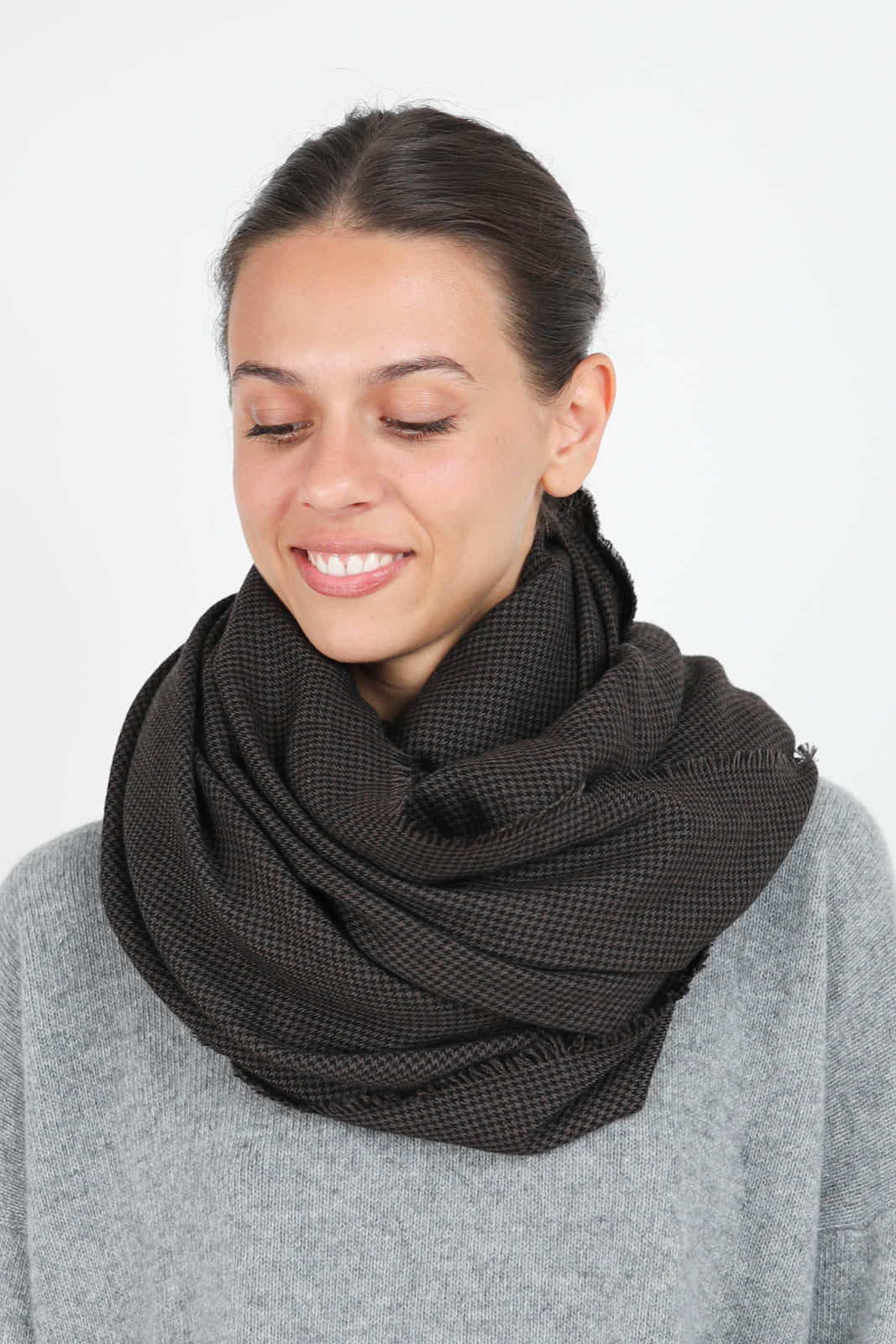 Wonderwool Mega scarf in gray