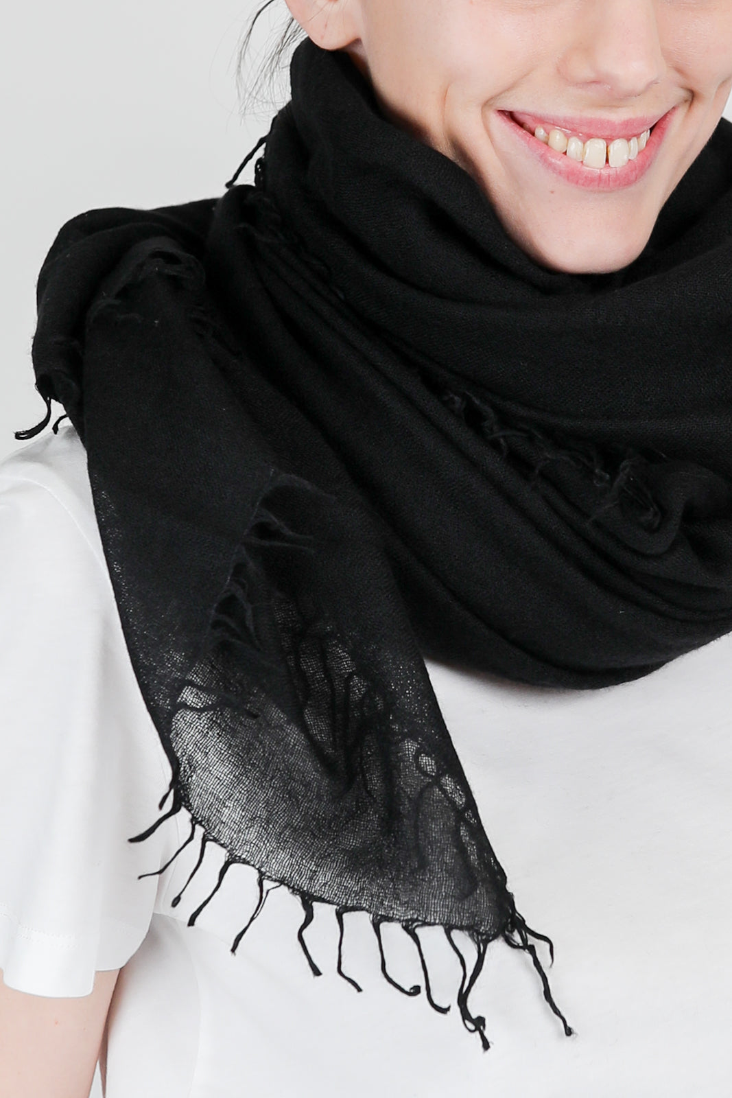 Enrica scarf in black