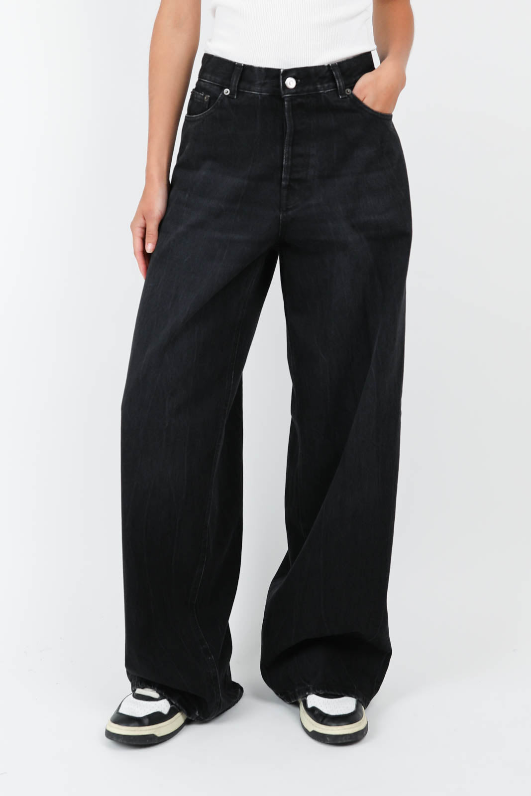 Bethany jeans in New Bassano Black