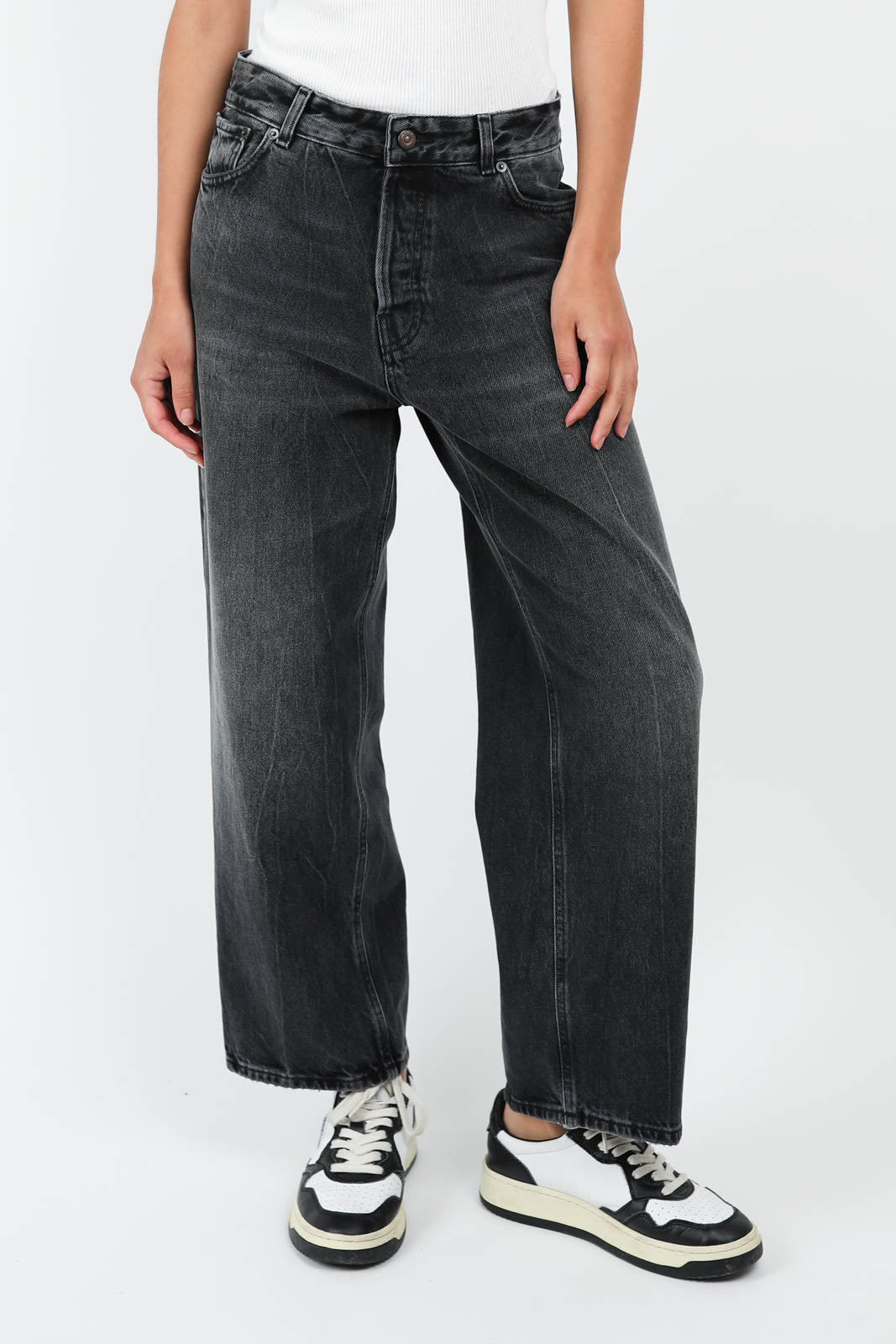 Betty jeans in Spider Black