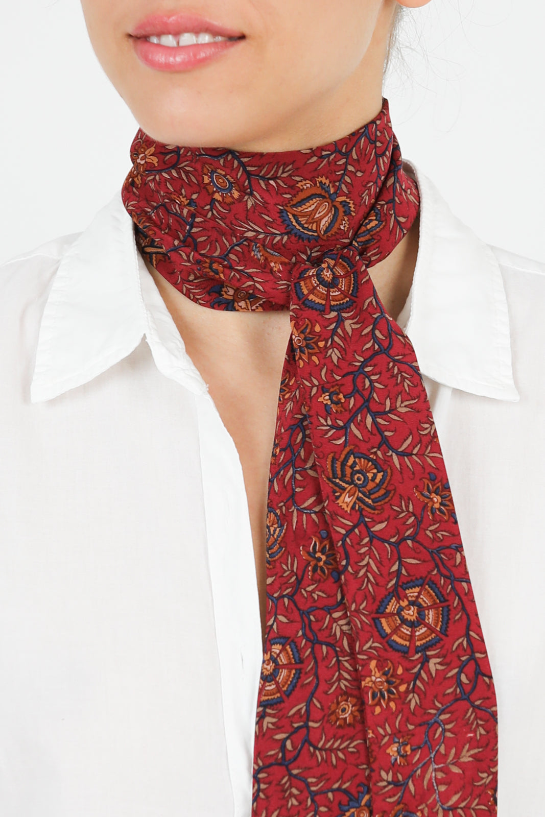 Scarf tie in red multicolor