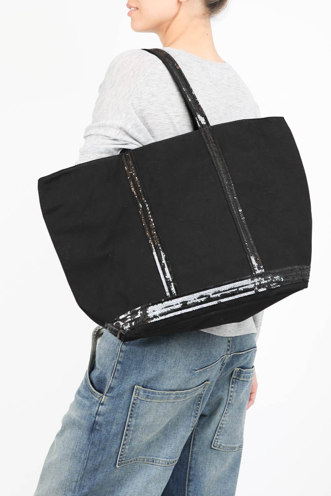 Bag Cabas L in black