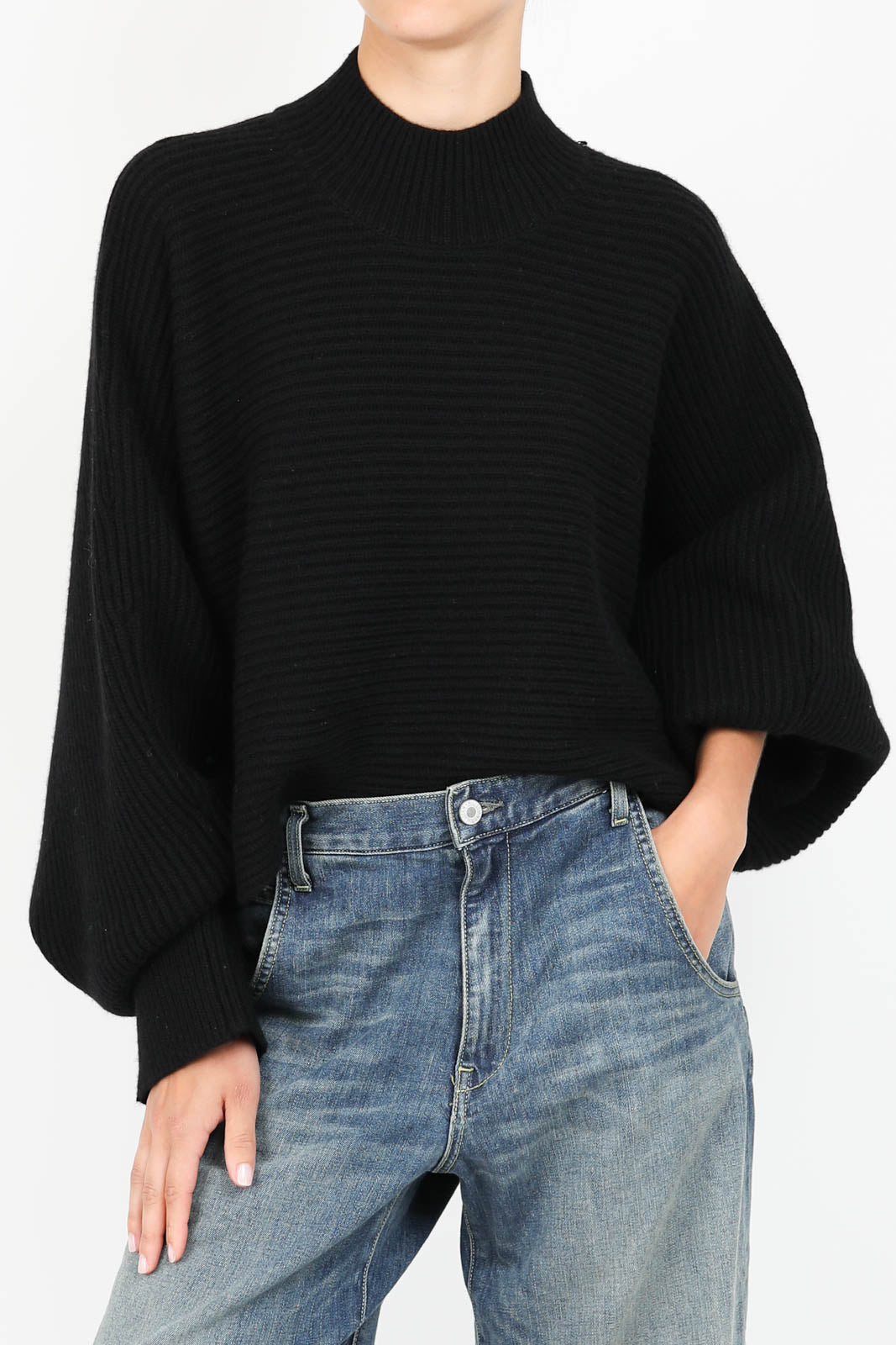 Wide rib crop sweater in black