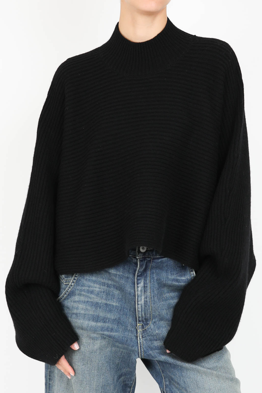 Wide rib crop sweater in black