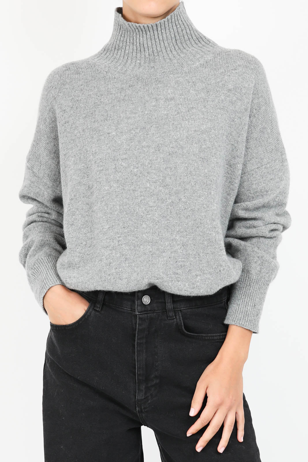 Wool turtleneck sweater in grigio