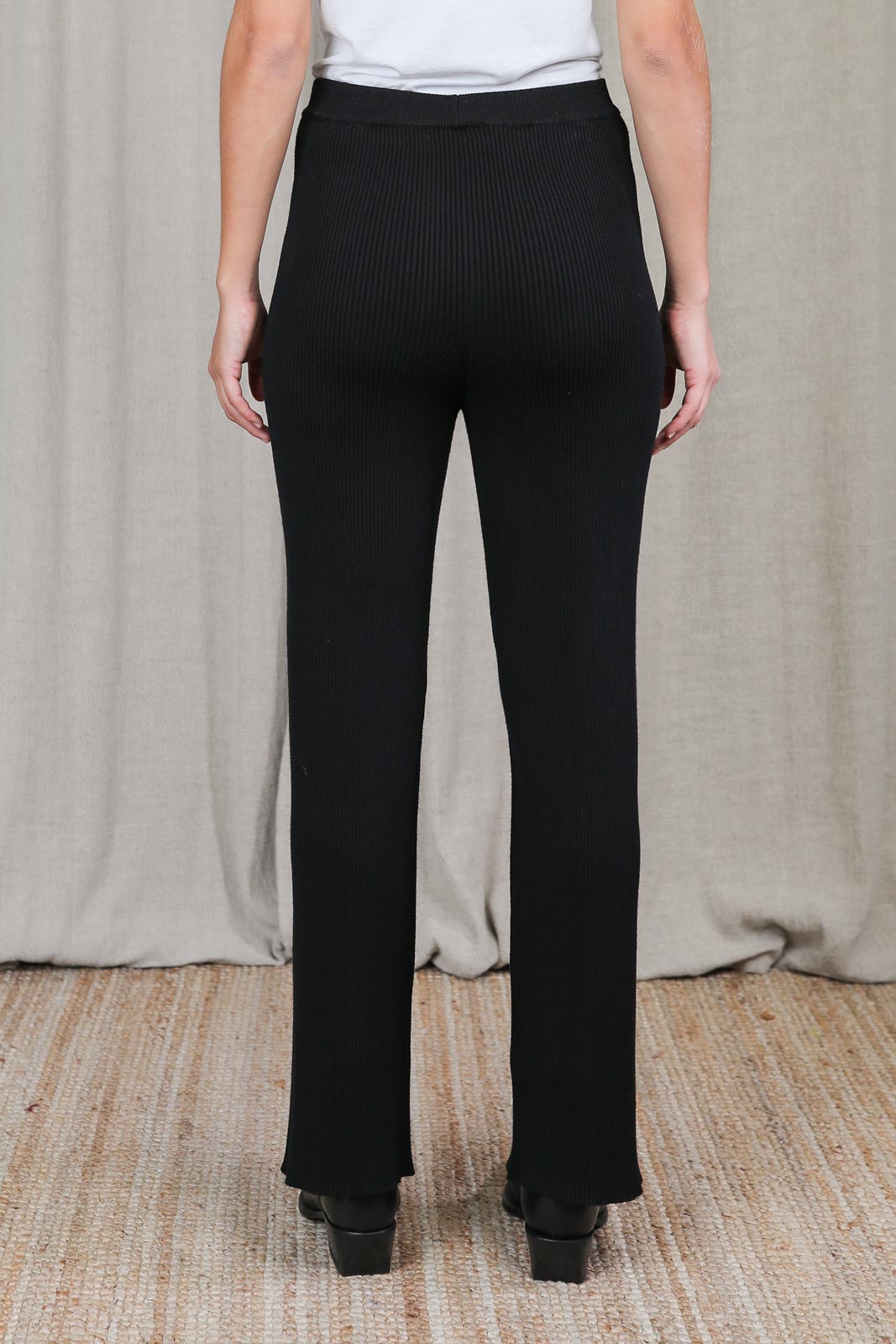 Zero knitted trousers in black