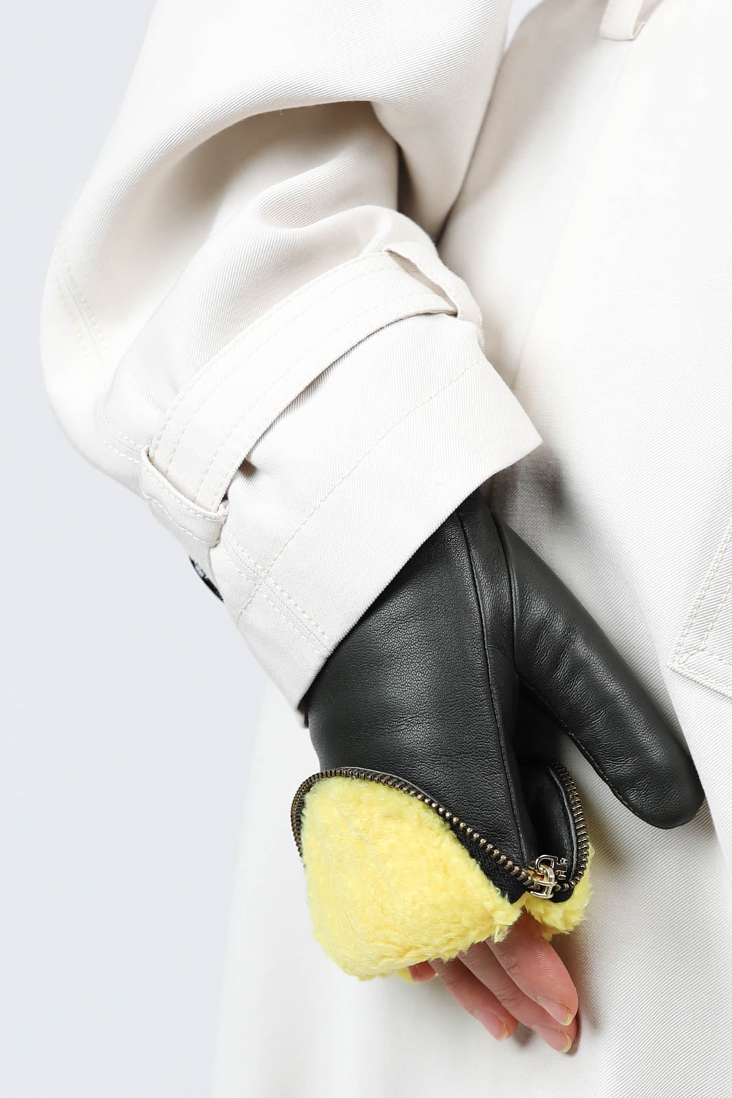 Gloves in kaki/yellow