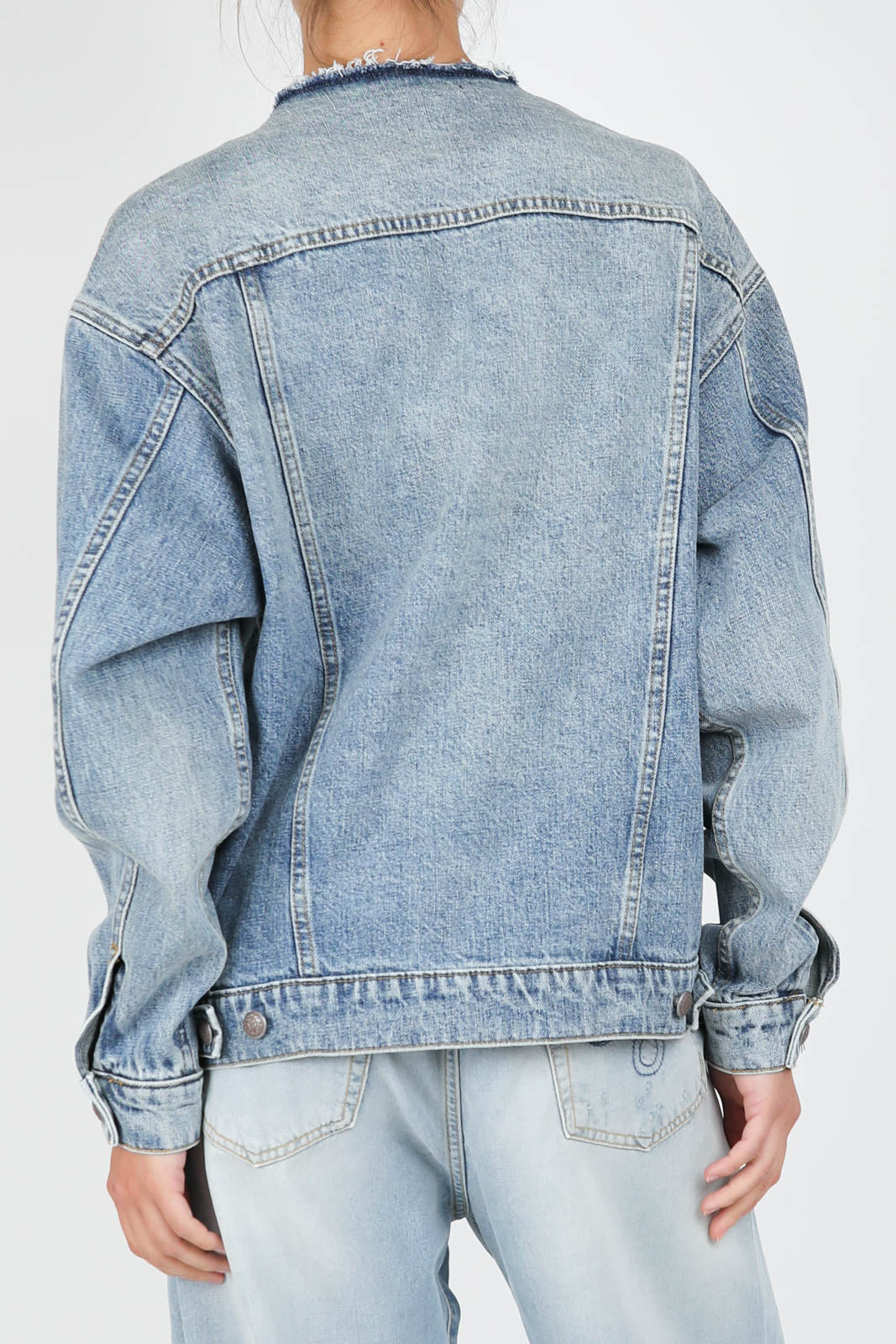 Trucker jacket in Caxton Blue