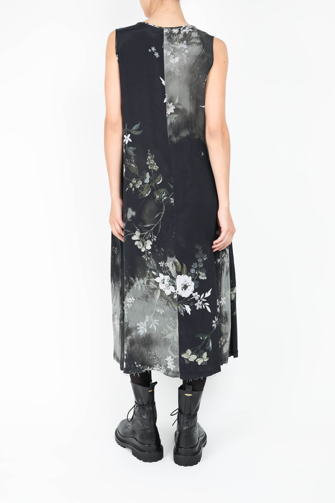 Dress in Black Bleached Floral