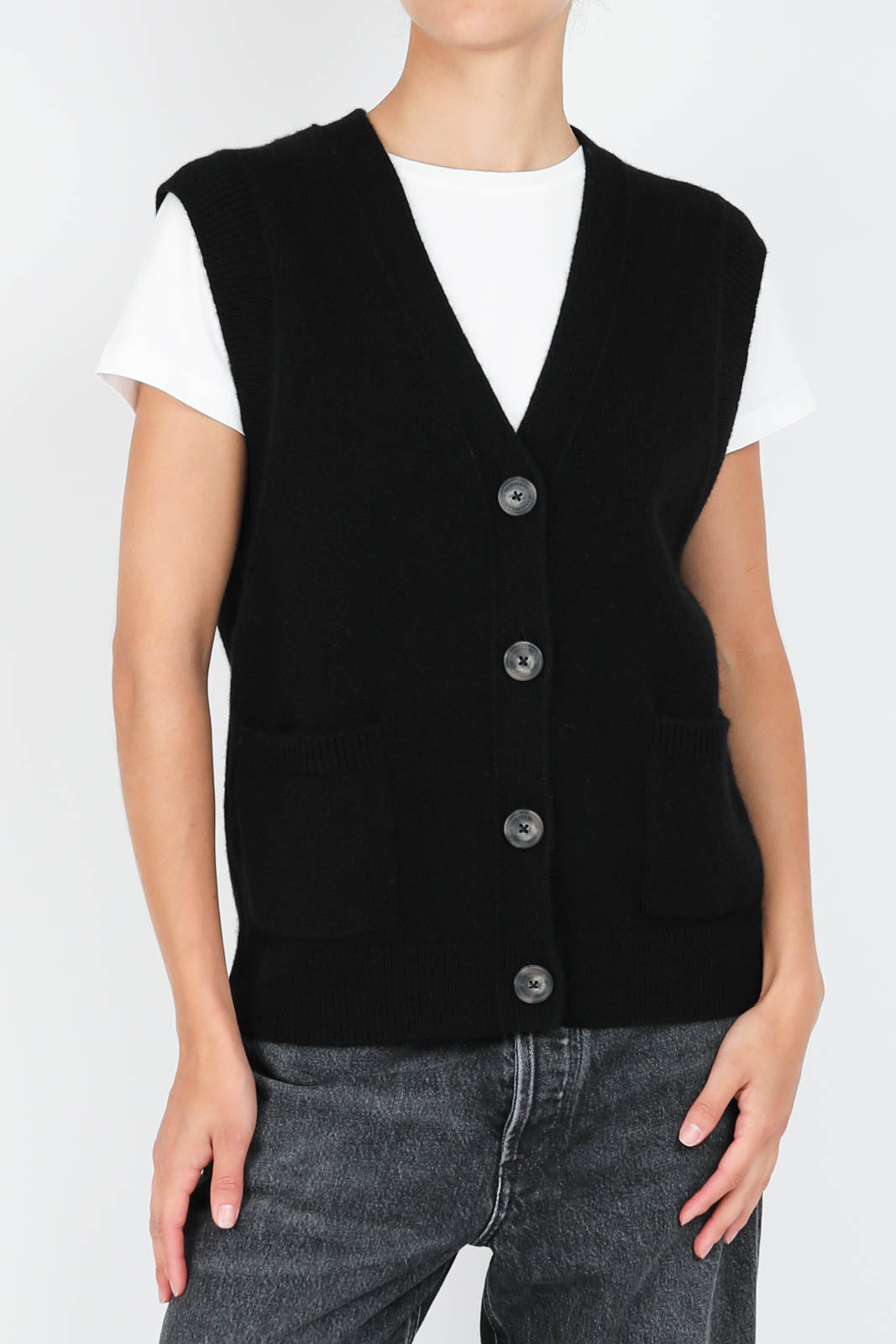 Dashley vest in black