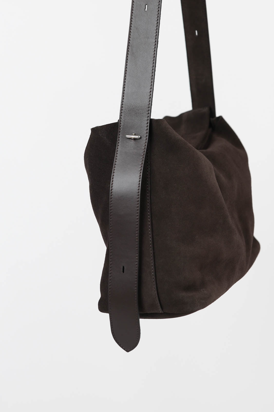 Bag Dee made of suede in brown