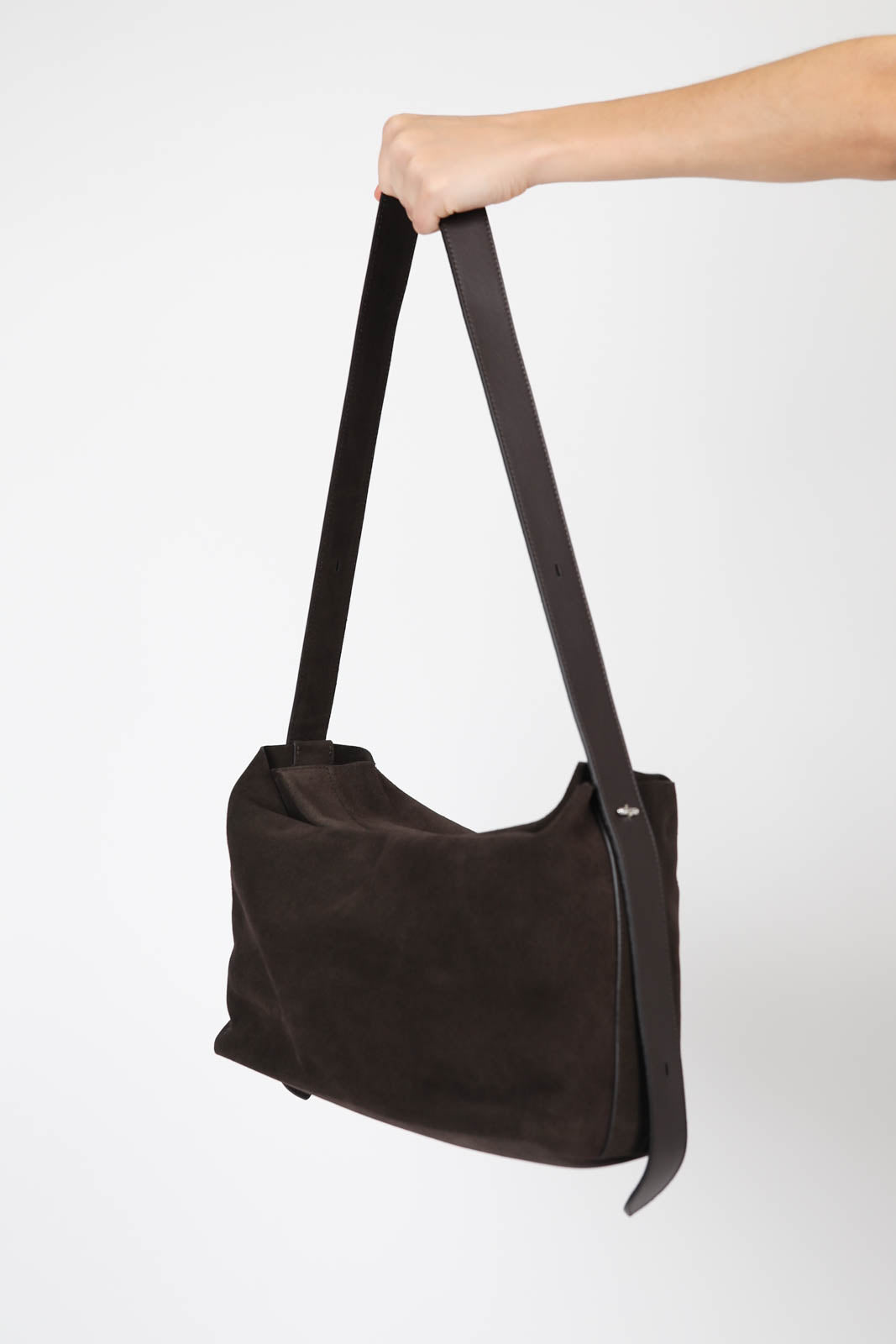 Bag Dee made of suede in brown