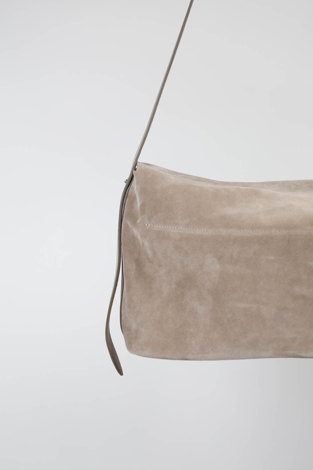 Bag Dee in suede in taupe