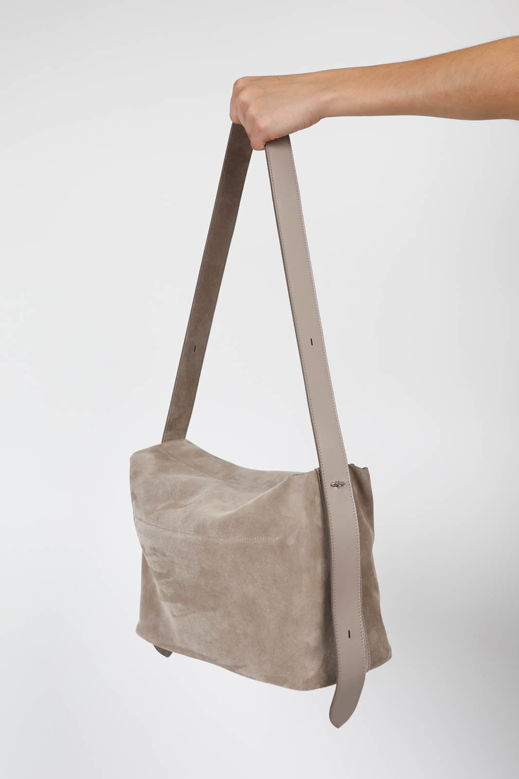 Bag Dee in suede in taupe