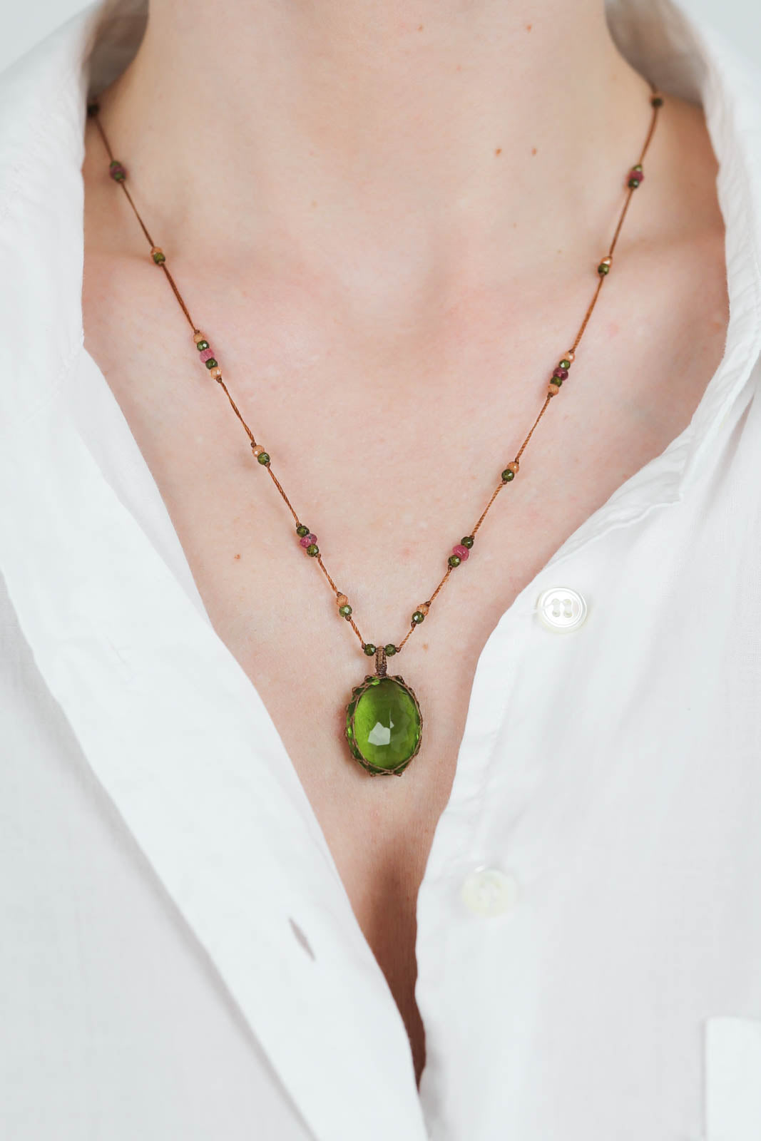 Necklace Tibet in Indian Glass Peridot