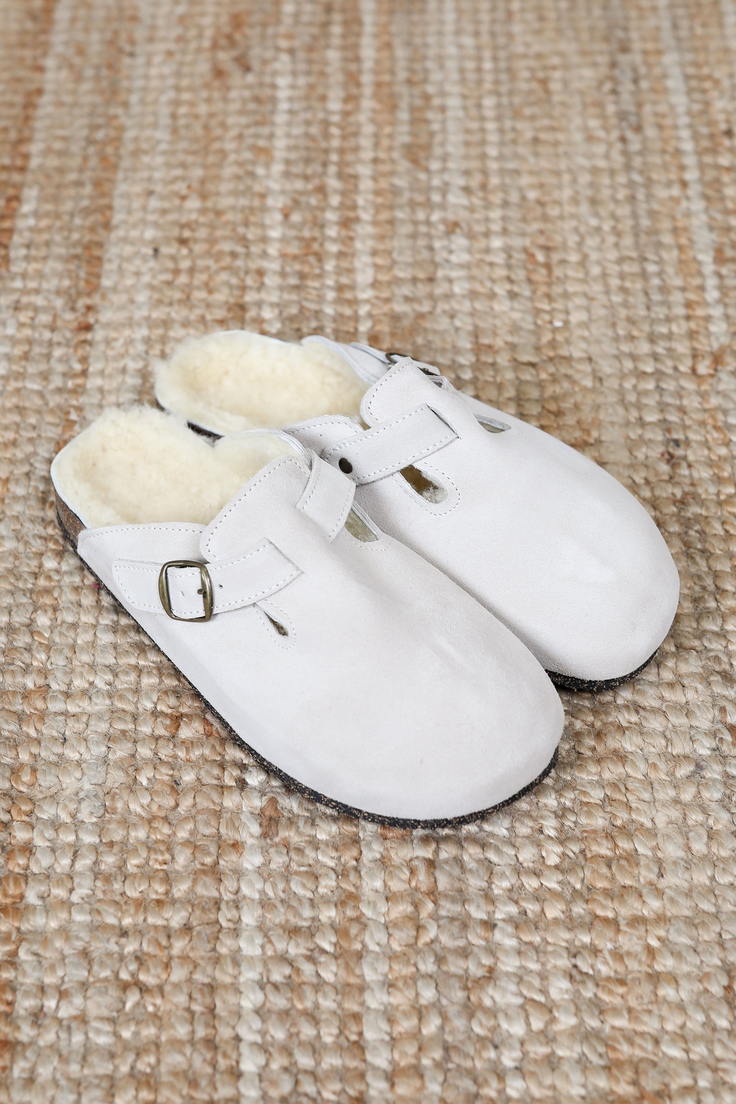 Sandals with fur in Blanc Casse